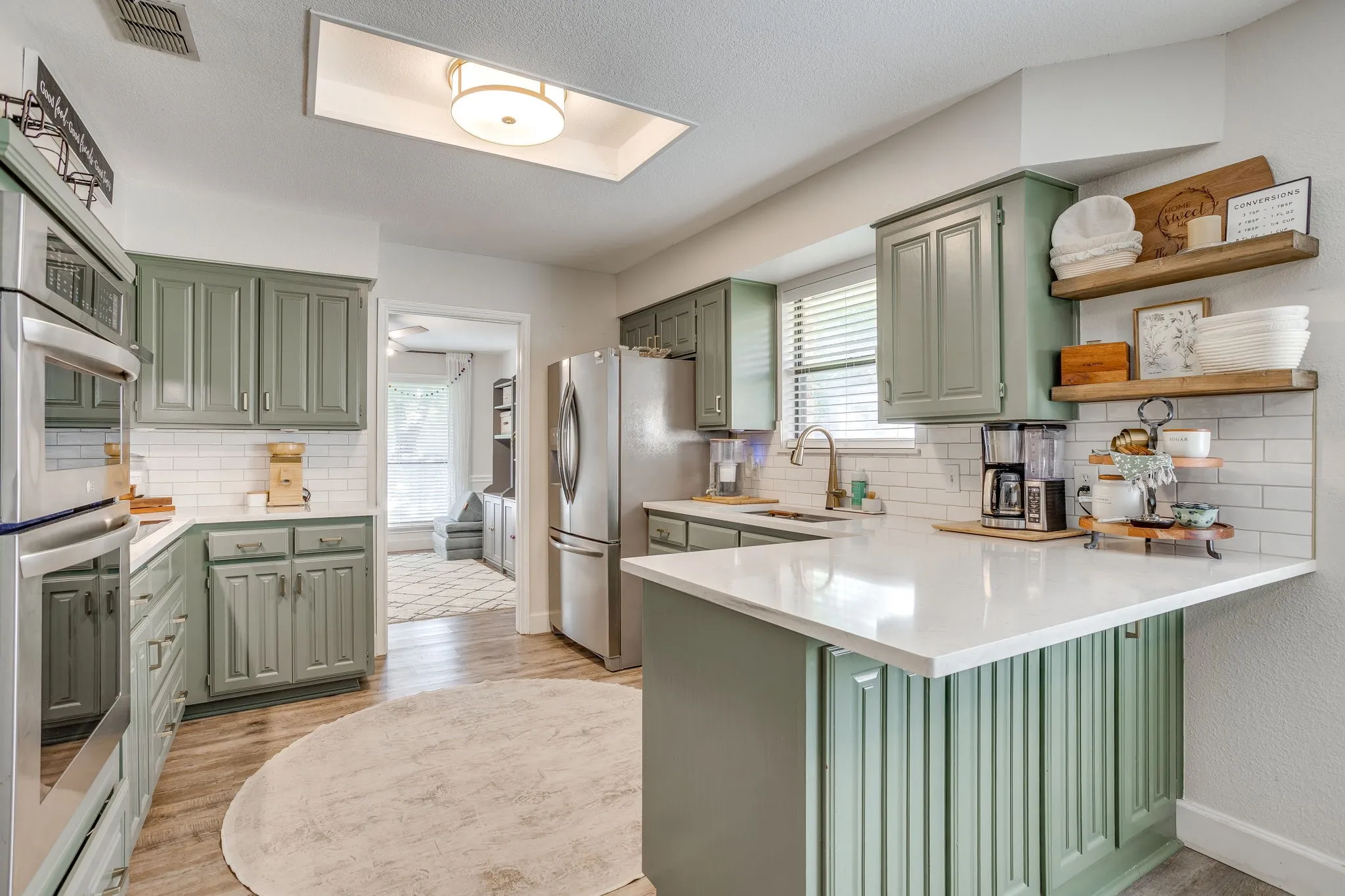 Single Family Residence For Sale in Tarrant County , 6015 Kenilworth Drive, Arlington, Texas 76001, 3 Bedroom, 2 Bathroom, 2 Garage spaces, 1,862 Sqft, built in 1985, mls#21411335, Real Estate Agent in Arlington, Homes For Sale in Tarrant county, Homes For Sale in Arlington, Realtor in Arlington Texas, Real Estate Brokerage Independent Realty Texas, Luminita Cordes Realtor