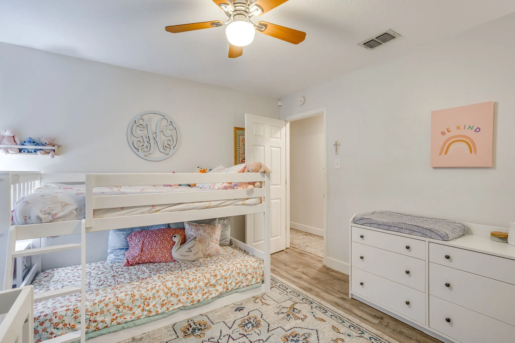Single Family Residence For Sale in Tarrant County , 6015 Kenilworth Drive, Arlington, Texas 76001, 3 Bedroom, 2 Bathroom, 2 Garage spaces, 1,862 Sqft, built in 1985, mls#21411335, Real Estate Agent in Arlington, Homes For Sale in Tarrant county, Homes For Sale in Arlington, Realtor in Arlington Texas, Real Estate Brokerage Independent Realty Texas, Luminita Cordes Realtor