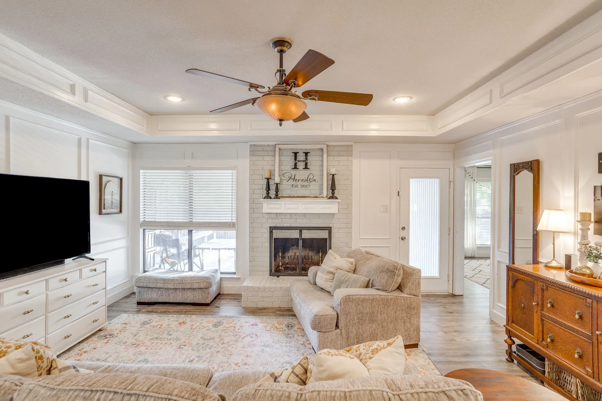 Single Family Residence For Sale in Tarrant County , 6015 Kenilworth Drive, Arlington, Texas 76001, 3 Bedroom, 2 Bathroom, 2 Garage spaces, 1,862 Sqft, built in 1985, mls#21411335, Real Estate Agent in Arlington, Homes For Sale in Tarrant county, Homes For Sale in Arlington, Realtor in Arlington Texas, Real Estate Brokerage Independent Realty Texas, Luminita Cordes Realtor