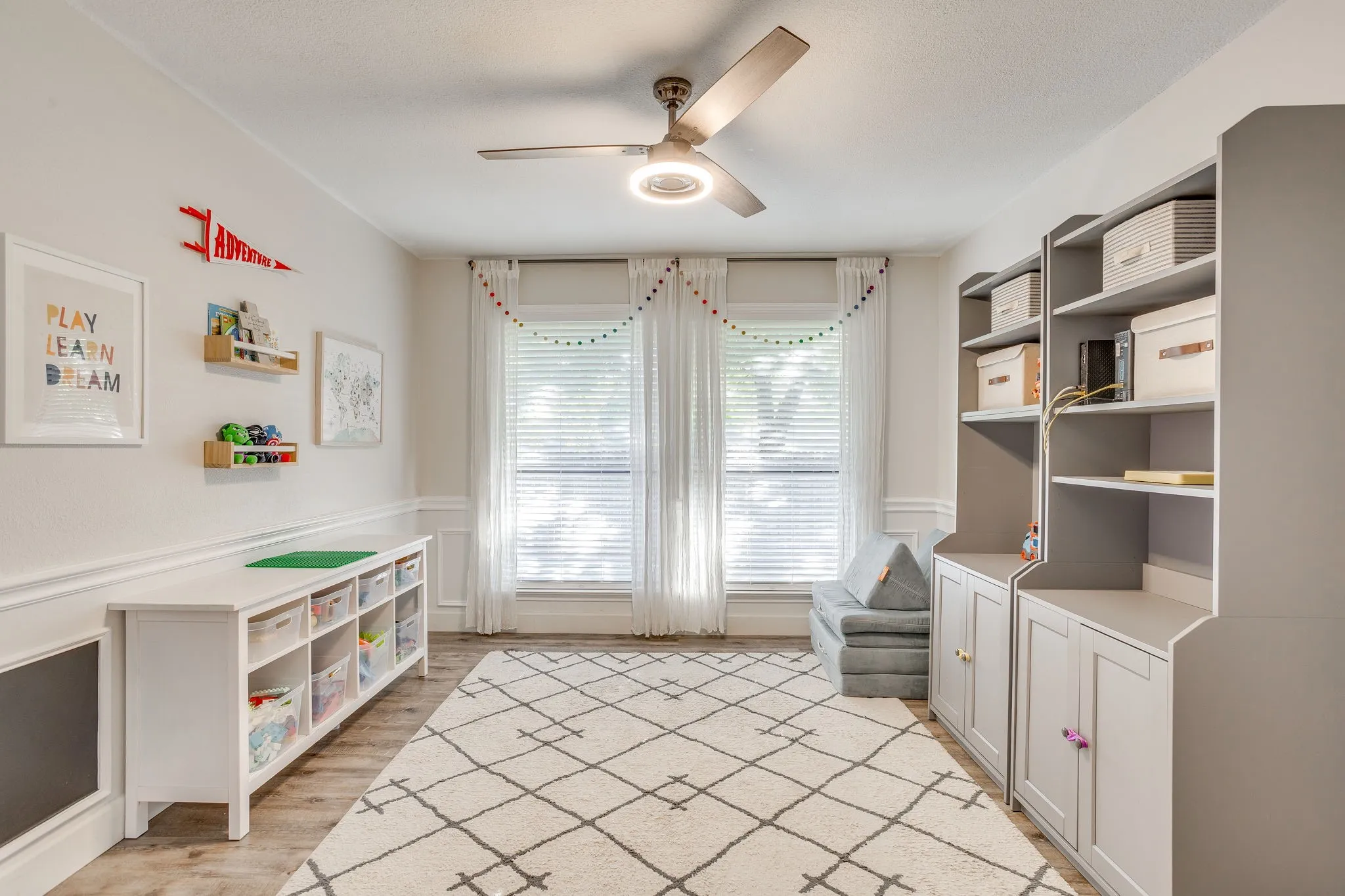 Single Family Residence For Sale in Tarrant County , 6015 Kenilworth Drive, Arlington, Texas 76001, 3 Bedroom, 2 Bathroom, 2 Garage spaces, 1,862 Sqft, built in 1985, mls#21411335, Real Estate Agent in Arlington, Homes For Sale in Tarrant county, Homes For Sale in Arlington, Realtor in Arlington Texas, Real Estate Brokerage Independent Realty Texas, Luminita Cordes Realtor