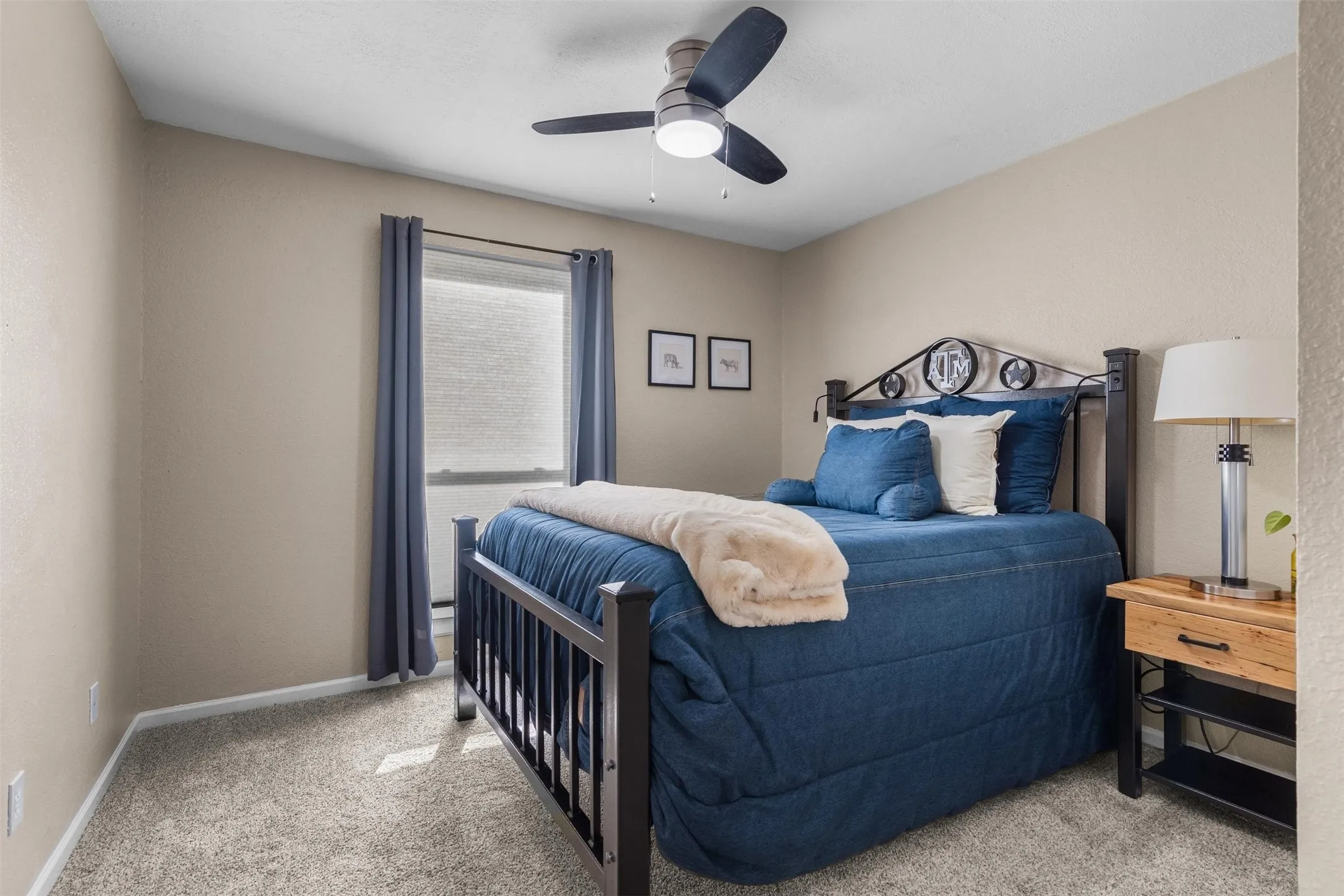 Second bedroom.
