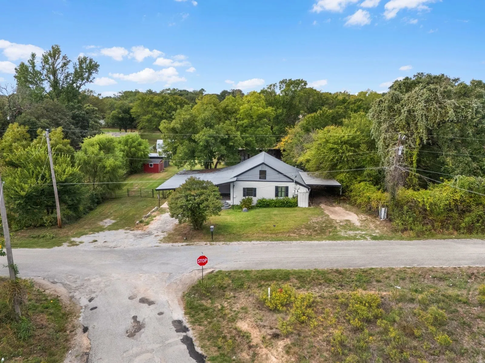 Single Family Residence For Sale in Parker County , 702 Monticello Drive, Springtown, Texas 76082, 2 Bedroom, 2 Bathroom, Garage spaces, 1,080 Sqft, built in 0, mls#21410249, Real Estate Agent in Springtown, Homes For Sale in Parker county, Homes For Sale in Springtown, Realtor in Springtown Texas, Real Estate Brokerage Independent Realty Texas, Luminita Cordes Realtor