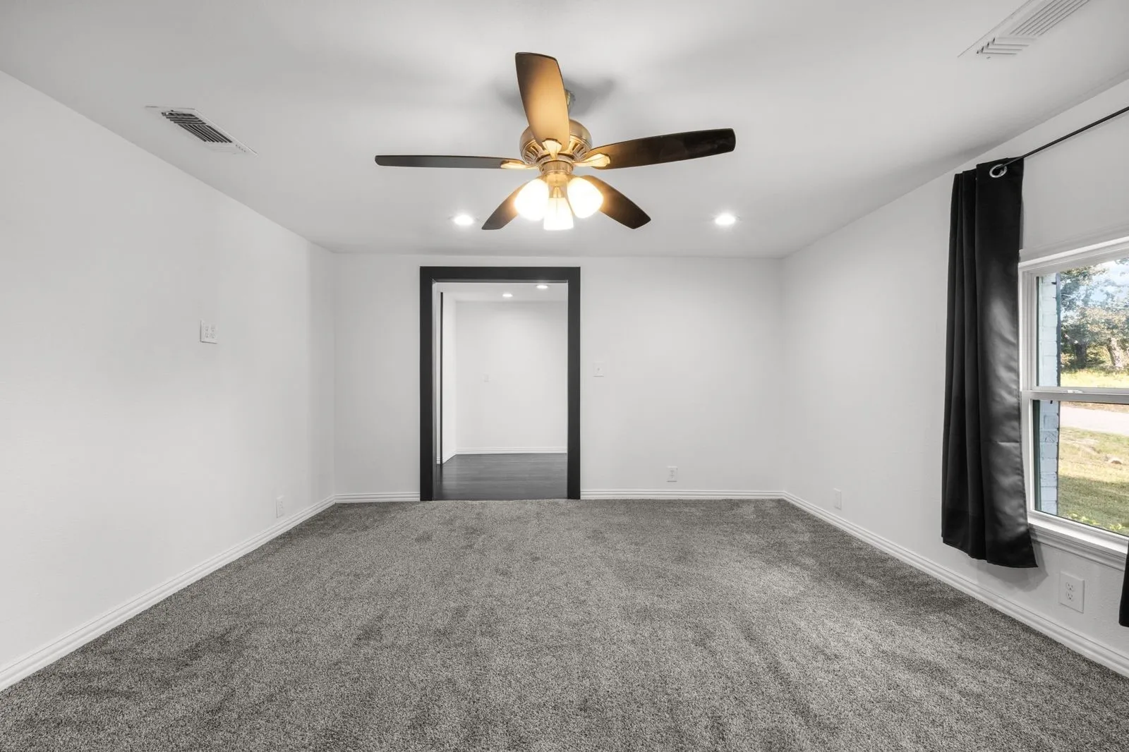 Single Family Residence For Sale in Parker County , 702 Monticello Drive, Springtown, Texas 76082, 2 Bedroom, 2 Bathroom, Garage spaces, 1,080 Sqft, built in 0, mls#21410249, Real Estate Agent in Springtown, Homes For Sale in Parker county, Homes For Sale in Springtown, Realtor in Springtown Texas, Real Estate Brokerage Independent Realty Texas, Luminita Cordes Realtor