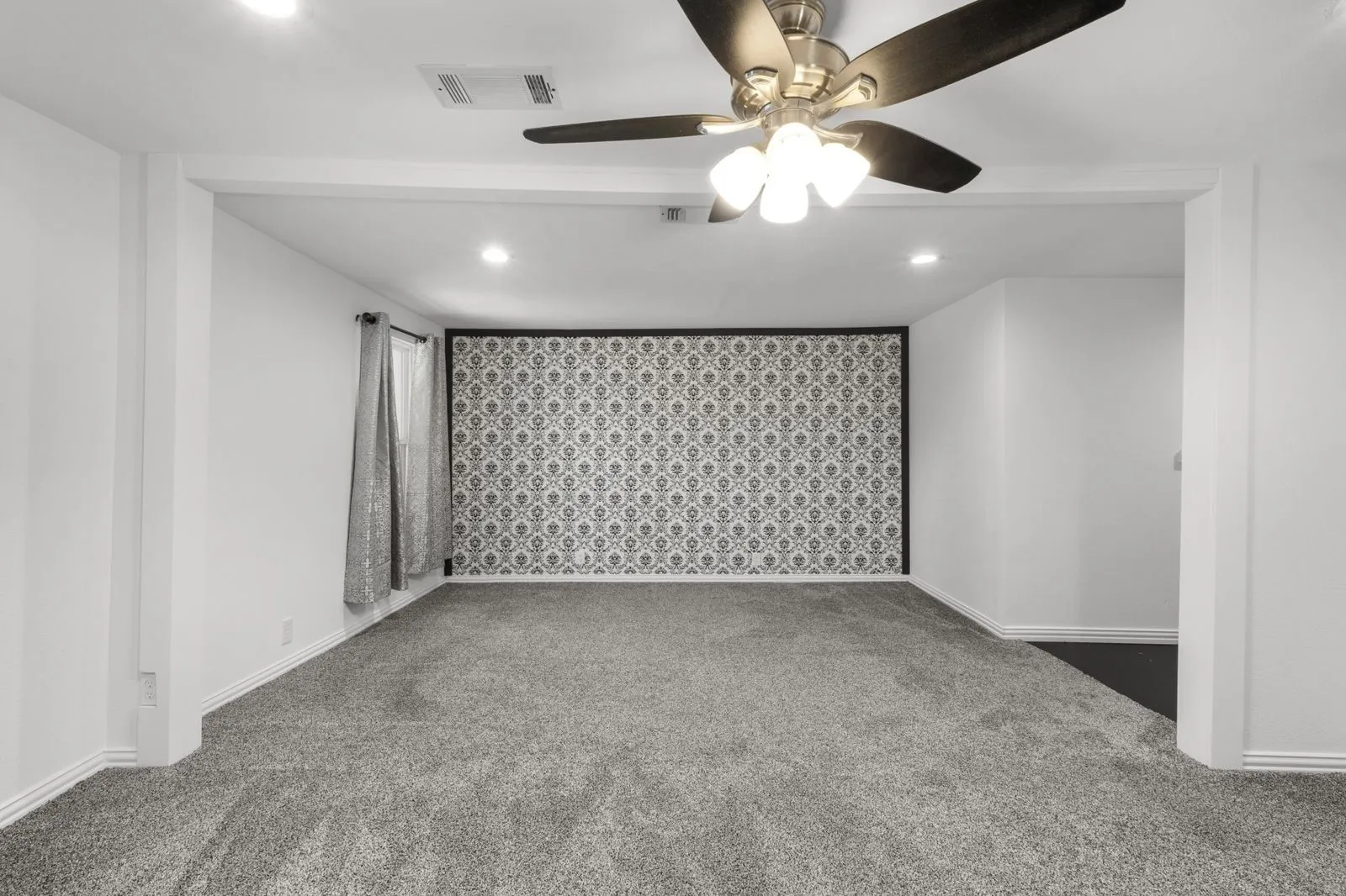 Single Family Residence For Sale in Parker County , 702 Monticello Drive, Springtown, Texas 76082, 2 Bedroom, 2 Bathroom, Garage spaces, 1,080 Sqft, built in 0, mls#21410249, Real Estate Agent in Springtown, Homes For Sale in Parker county, Homes For Sale in Springtown, Realtor in Springtown Texas, Real Estate Brokerage Independent Realty Texas, Luminita Cordes Realtor
