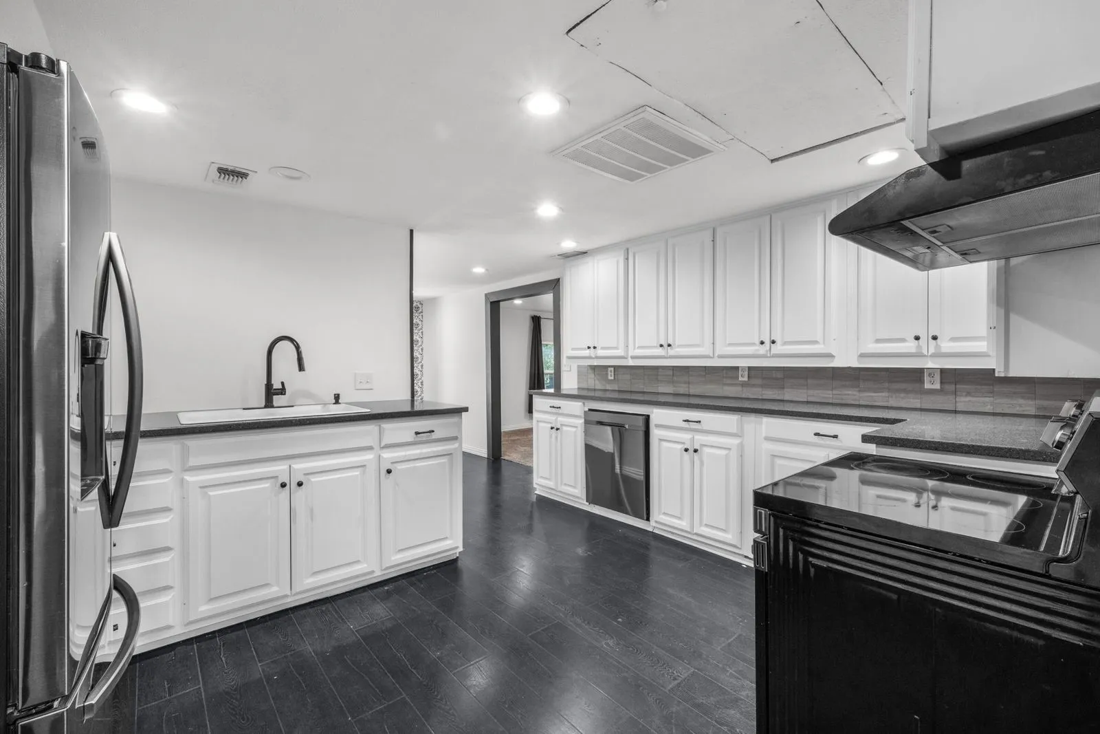 Single Family Residence For Sale in Parker County , 702 Monticello Drive, Springtown, Texas 76082, 2 Bedroom, 2 Bathroom, Garage spaces, 1,080 Sqft, built in 0, mls#21410249, Real Estate Agent in Springtown, Homes For Sale in Parker county, Homes For Sale in Springtown, Realtor in Springtown Texas, Real Estate Brokerage Independent Realty Texas, Luminita Cordes Realtor