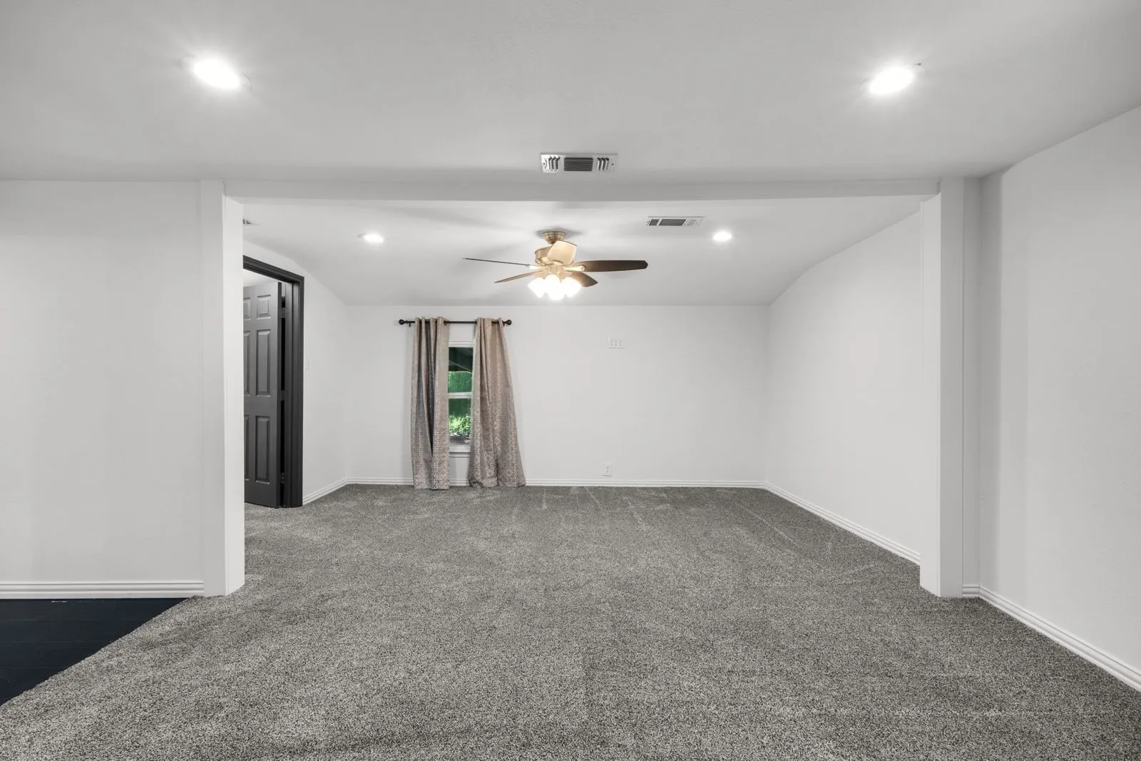 Single Family Residence For Sale in Parker County , 702 Monticello Drive, Springtown, Texas 76082, 2 Bedroom, 2 Bathroom, Garage spaces, 1,080 Sqft, built in 0, mls#21410249, Real Estate Agent in Springtown, Homes For Sale in Parker county, Homes For Sale in Springtown, Realtor in Springtown Texas, Real Estate Brokerage Independent Realty Texas, Luminita Cordes Realtor