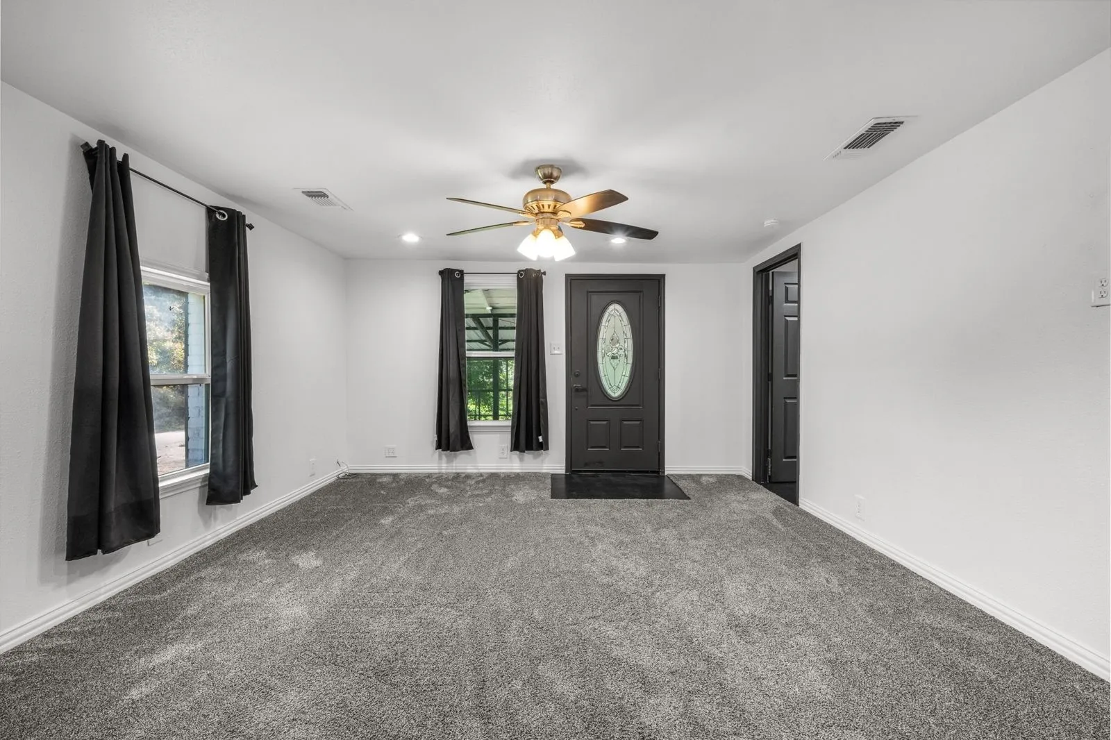 Single Family Residence For Sale in Parker County , 702 Monticello Drive, Springtown, Texas 76082, 2 Bedroom, 2 Bathroom, Garage spaces, 1,080 Sqft, built in 0, mls#21410249, Real Estate Agent in Springtown, Homes For Sale in Parker county, Homes For Sale in Springtown, Realtor in Springtown Texas, Real Estate Brokerage Independent Realty Texas, Luminita Cordes Realtor