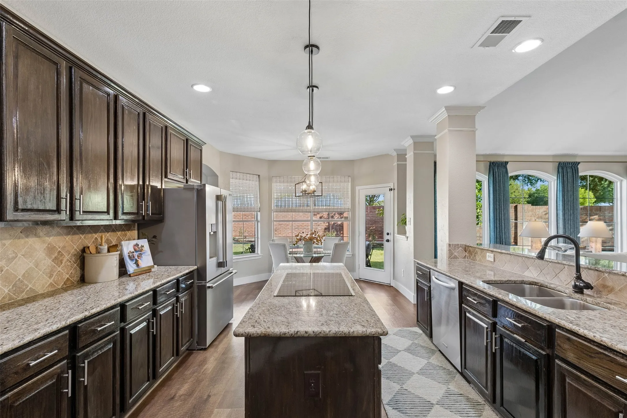 Single Family Residence For Sale in Collin County , 11224 Nantucket Court, Frisco, Texas 75035, 4 Bedroom, 4 Bathroom, 2 Garage spaces, 3,577 Sqft, built in 2000, mls#21409636, Real Estate Agent in Frisco, Homes For Sale in Collin county, Homes For Sale in Frisco, Realtor in Frisco Texas, Real Estate Brokerage Independent Realty Texas, Luminita Cordes Realtor