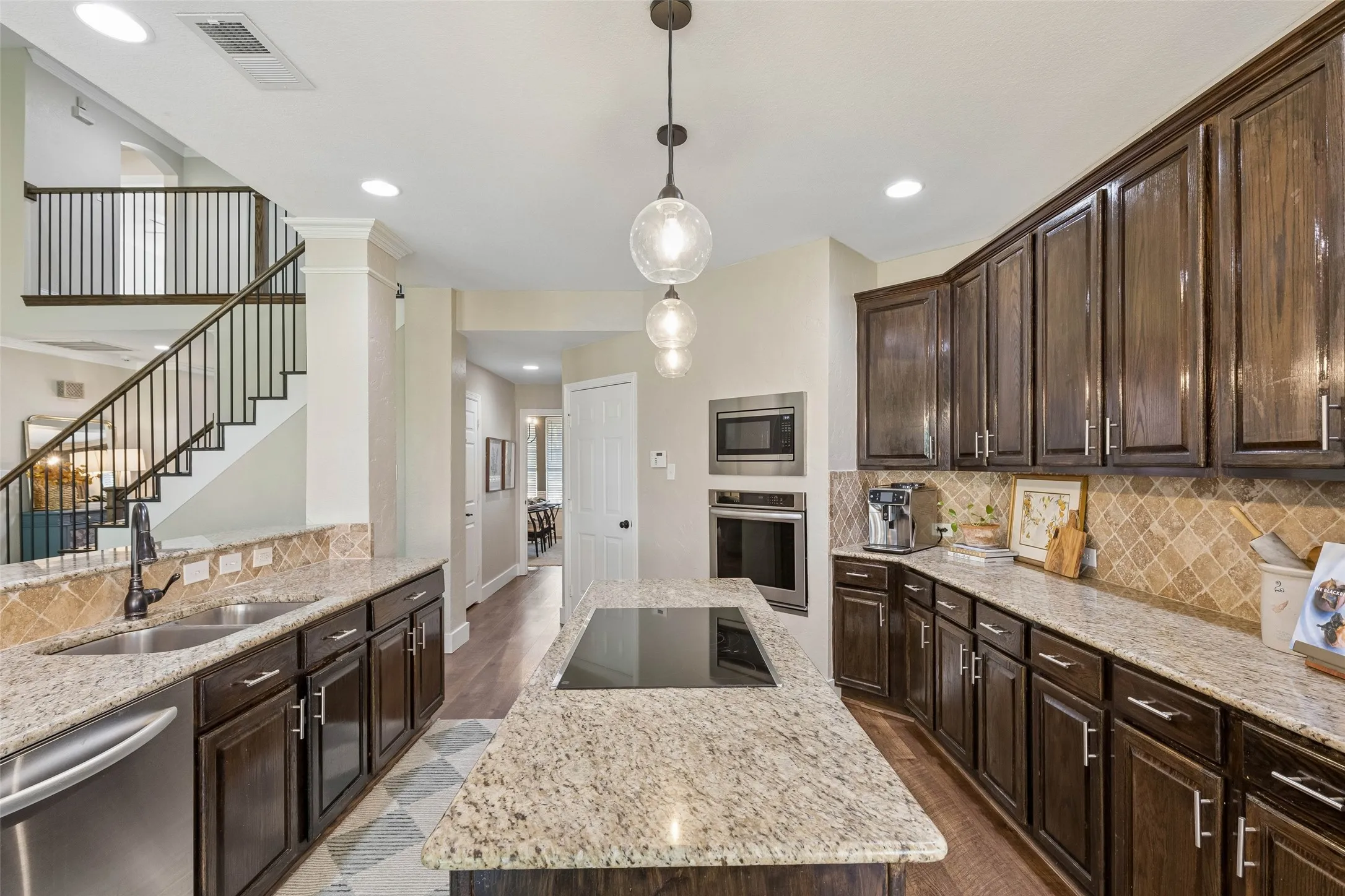 Single Family Residence For Sale in Collin County , 11224 Nantucket Court, Frisco, Texas 75035, 4 Bedroom, 4 Bathroom, 2 Garage spaces, 3,577 Sqft, built in 2000, mls#21409636, Real Estate Agent in Frisco, Homes For Sale in Collin county, Homes For Sale in Frisco, Realtor in Frisco Texas, Real Estate Brokerage Independent Realty Texas, Luminita Cordes Realtor