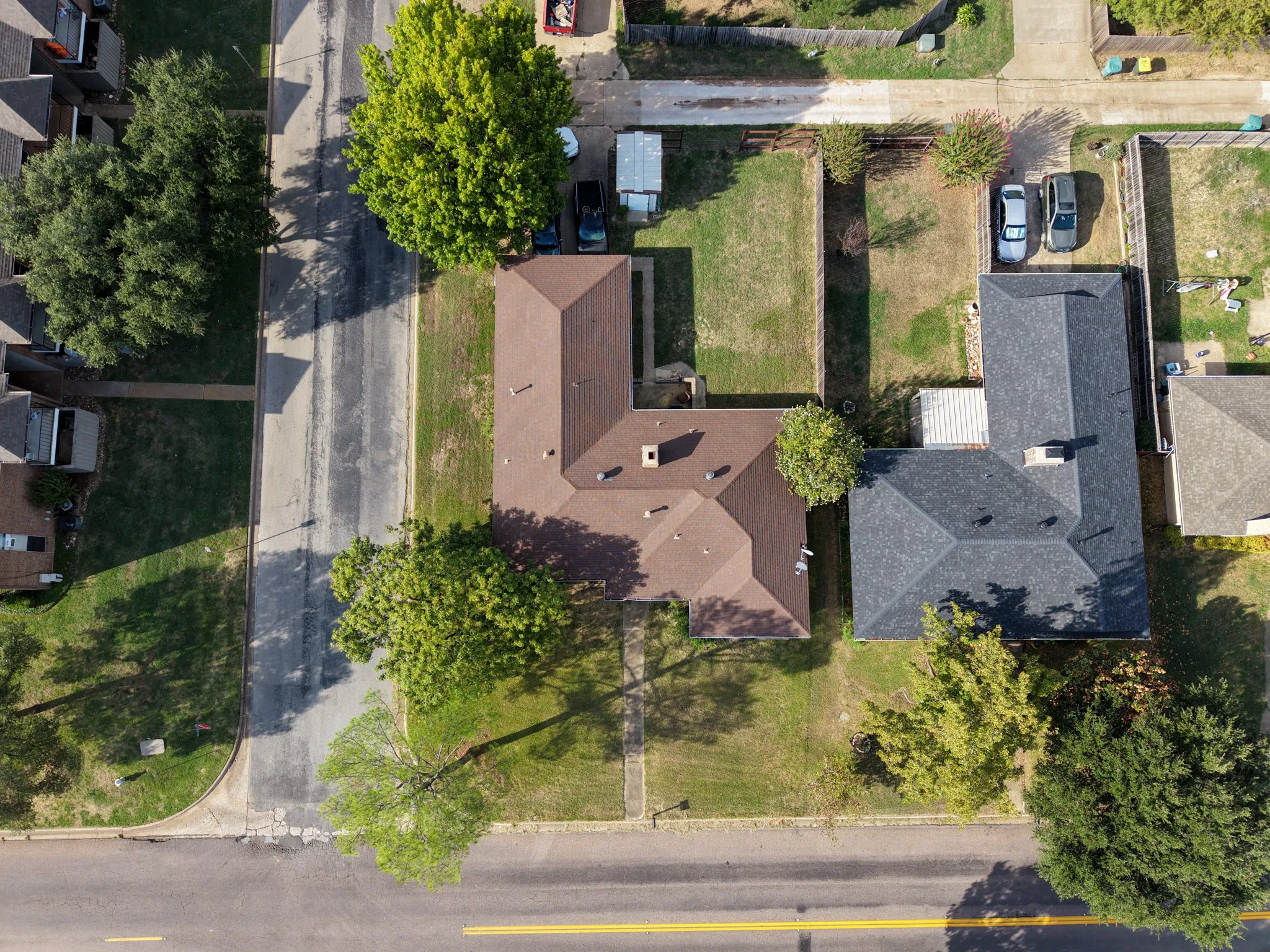 Single Family Residence For Sale in Grayson County , 1839 W Taylor Street, Sherman, Texas 75092, 3 Bedroom, 2 Bathroom, 2 Garage spaces, 1,754 Sqft, built in 1971, mls#21411460, Real Estate Agent in Sherman, Homes For Sale in Grayson county, Homes For Sale in Sherman, Realtor in Sherman Texas, Real Estate Brokerage Independent Realty Texas, Luminita Cordes Realtor