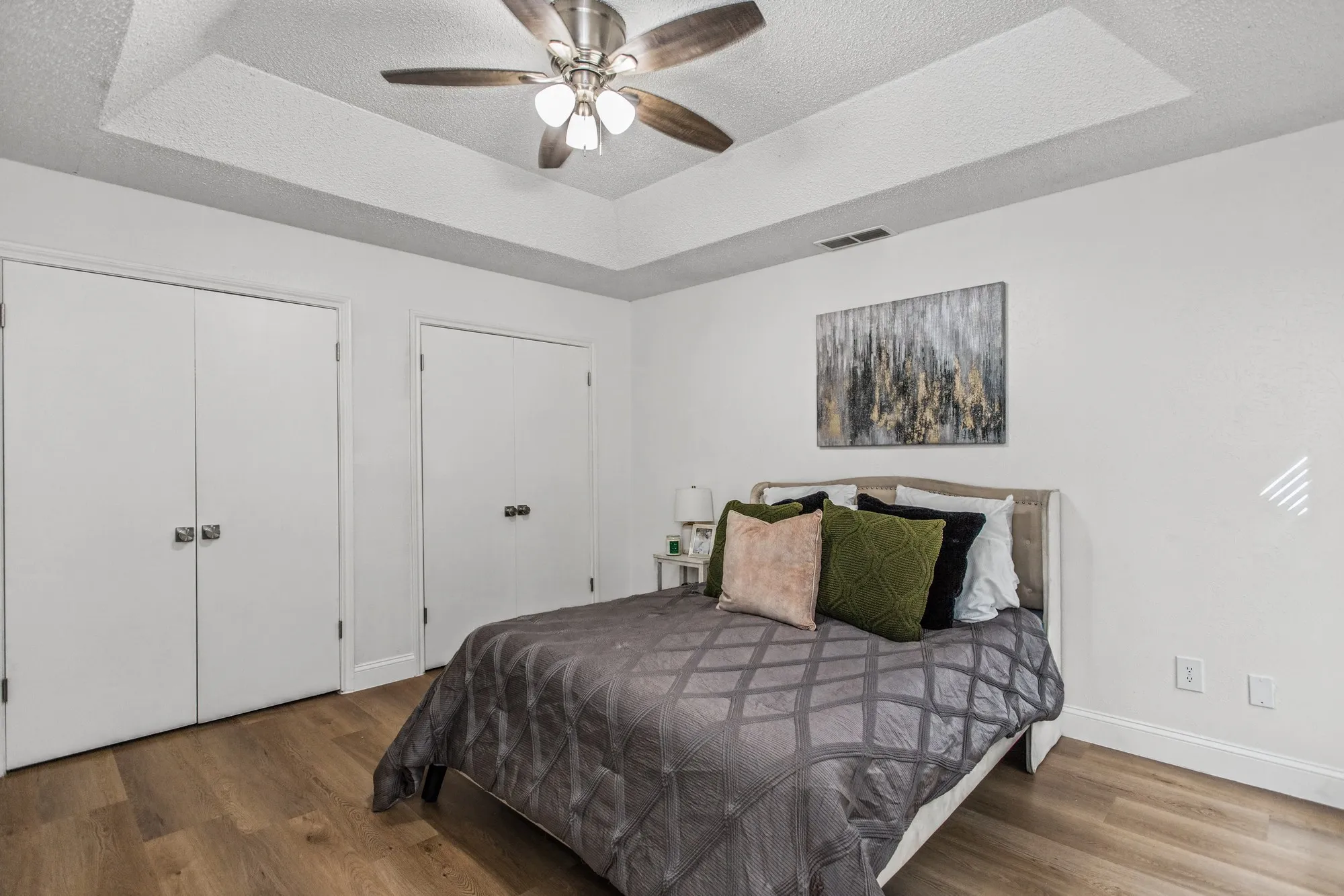 Single Family Residence For Sale in Tarrant County , 2224 Brigadoon Court, Arlington, Texas 76013, 2 Bedroom, 2 Bathroom, 2 Garage spaces, 1,243 Sqft, built in 1975, mls#21406299, Real Estate Agent in Arlington, Homes For Sale in Tarrant county, Homes For Sale in Arlington, Realtor in Arlington Texas, Real Estate Brokerage Independent Realty Texas, Luminita Cordes Realtor
