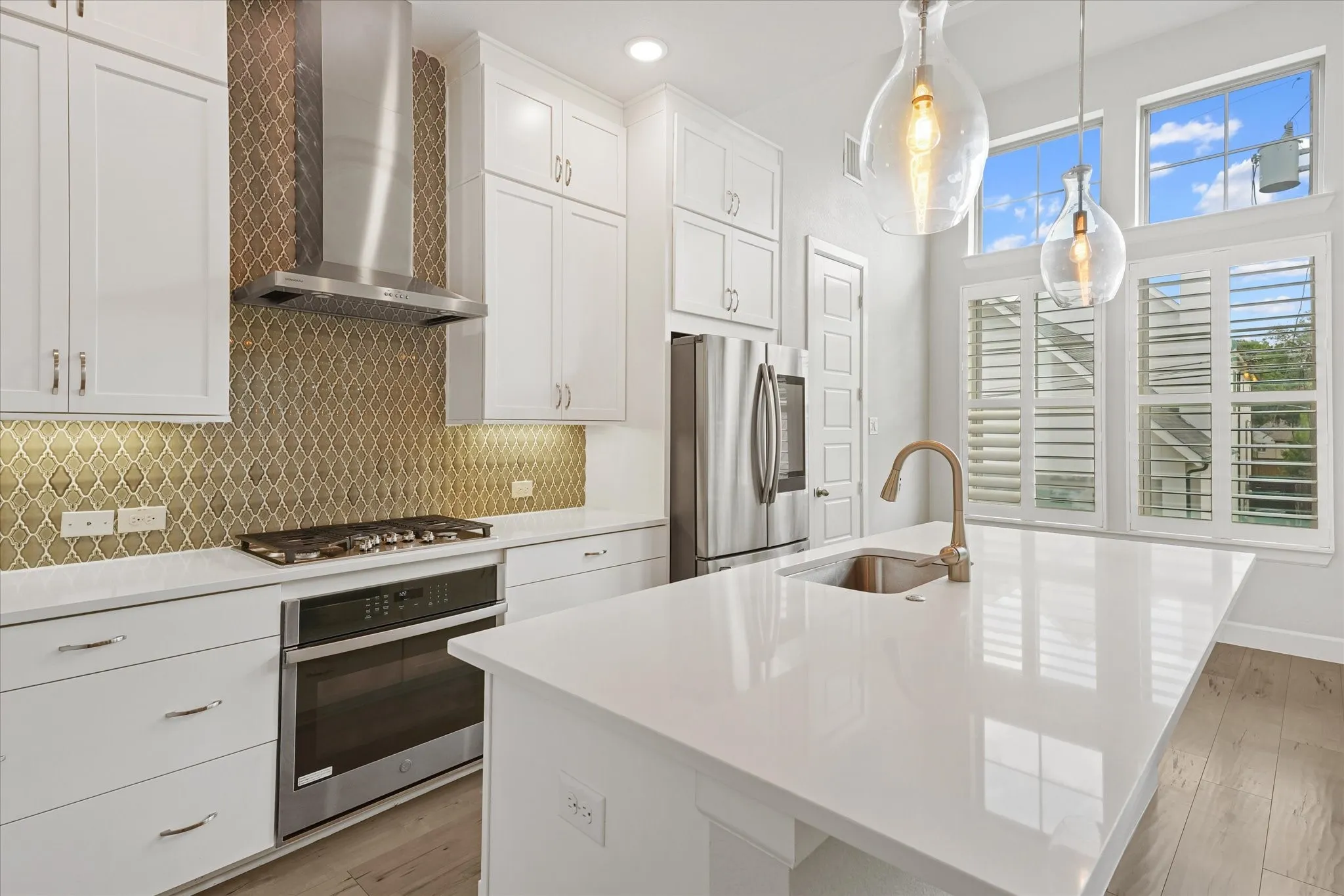 Single Family Residence For Rent in Dallas County , 5160 Brickellia Drive, Dallas, Texas 75209, 3 Bedroom, 4 Bathroom, 2 Garage spaces, 1,895 Sqft, built in 2019, mls#21411465, Real Estate Agent in Dallas, Homes For Rent in Dallas county, Homes For Rent in Dallas, Realtor in Dallas Texas, Real Estate Brokerage Independent Realty Texas, Luminita Cordes Realtor