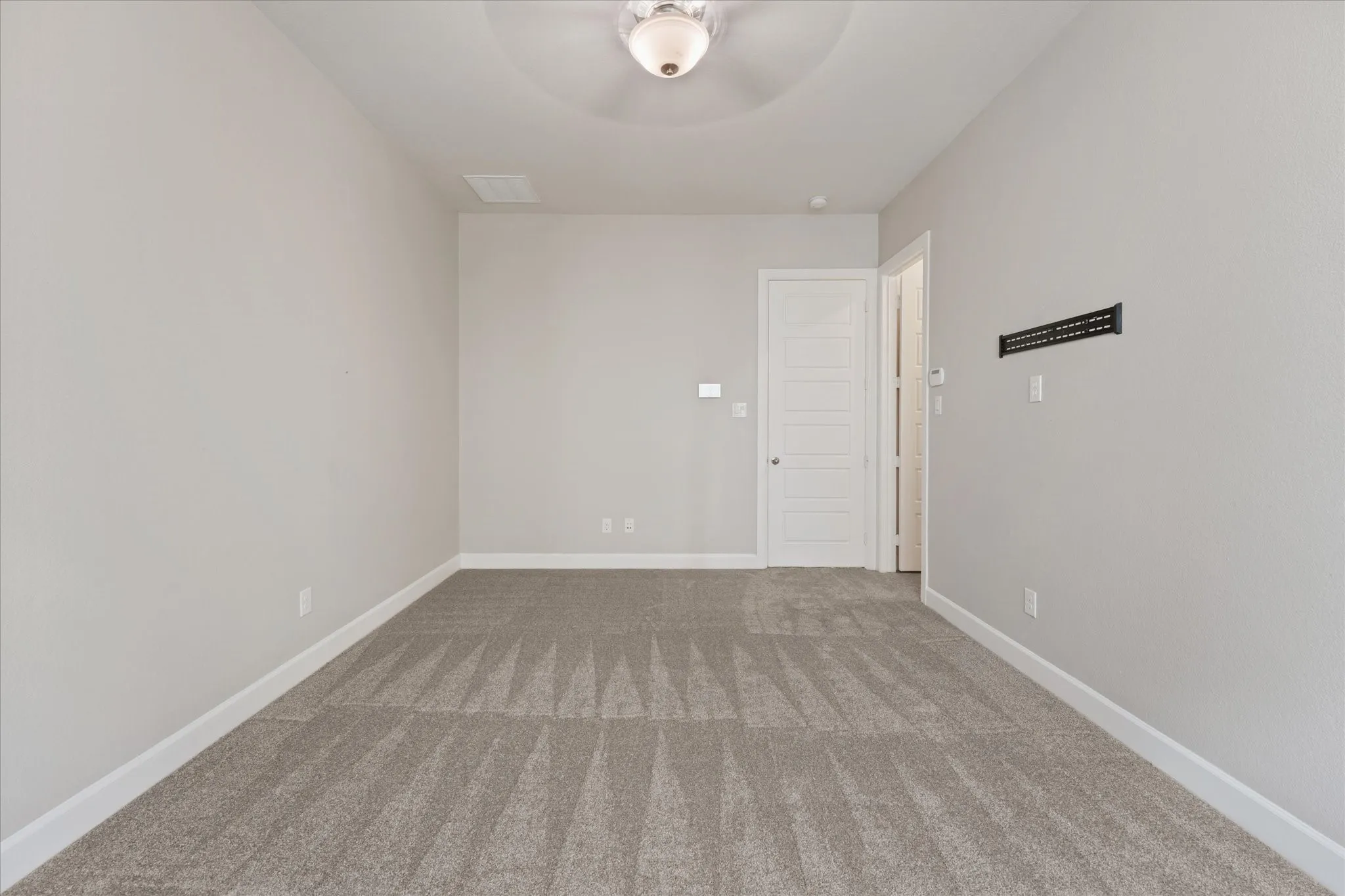 Single Family Residence For Rent in Dallas County , 5160 Brickellia Drive, Dallas, Texas 75209, 3 Bedroom, 4 Bathroom, 2 Garage spaces, 1,895 Sqft, built in 2019, mls#21411465, Real Estate Agent in Dallas, Homes For Rent in Dallas county, Homes For Rent in Dallas, Realtor in Dallas Texas, Real Estate Brokerage Independent Realty Texas, Luminita Cordes Realtor