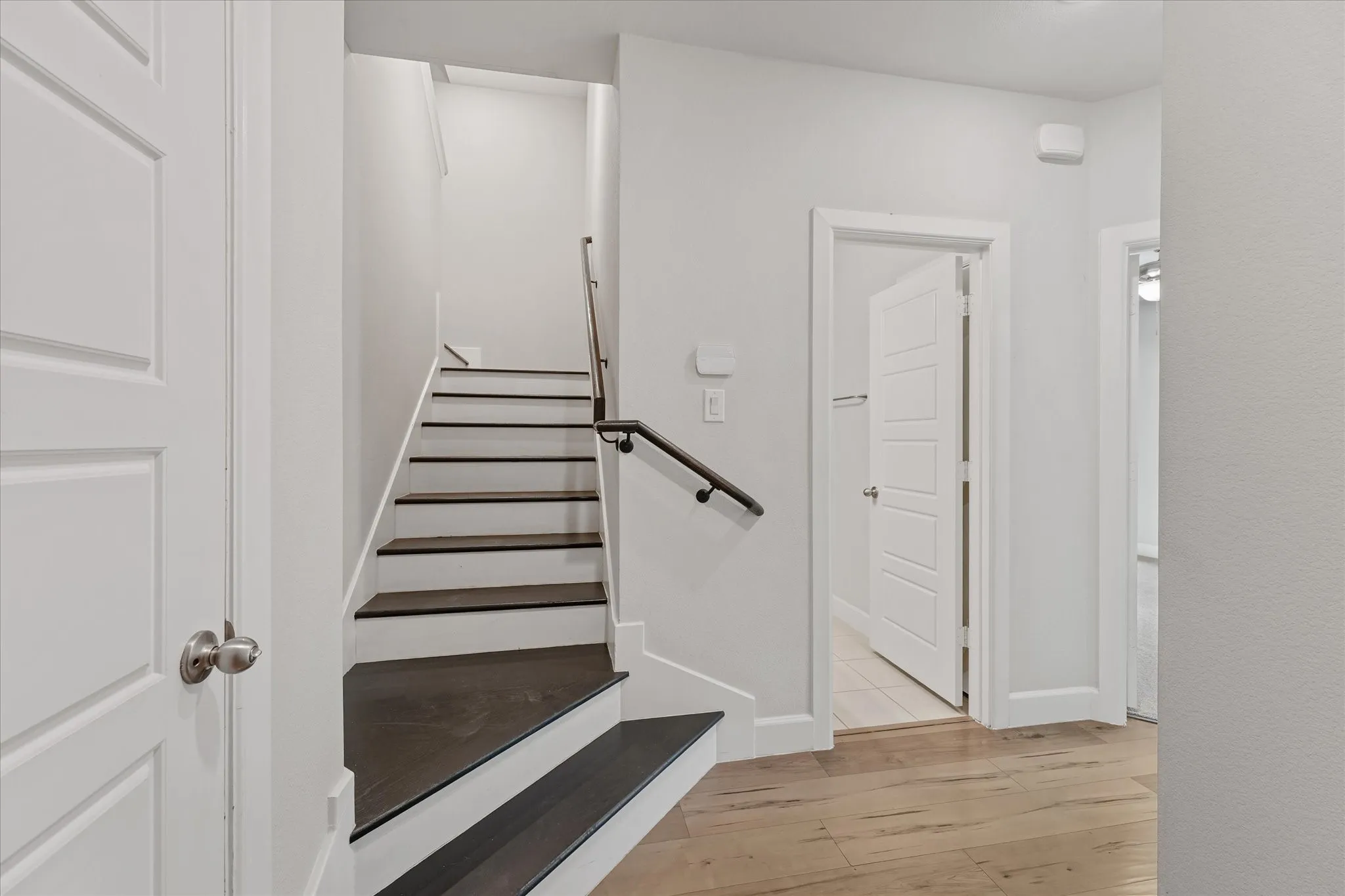 Single Family Residence For Rent in Dallas County , 5160 Brickellia Drive, Dallas, Texas 75209, 3 Bedroom, 4 Bathroom, 2 Garage spaces, 1,895 Sqft, built in 2019, mls#21411465, Real Estate Agent in Dallas, Homes For Rent in Dallas county, Homes For Rent in Dallas, Realtor in Dallas Texas, Real Estate Brokerage Independent Realty Texas, Luminita Cordes Realtor