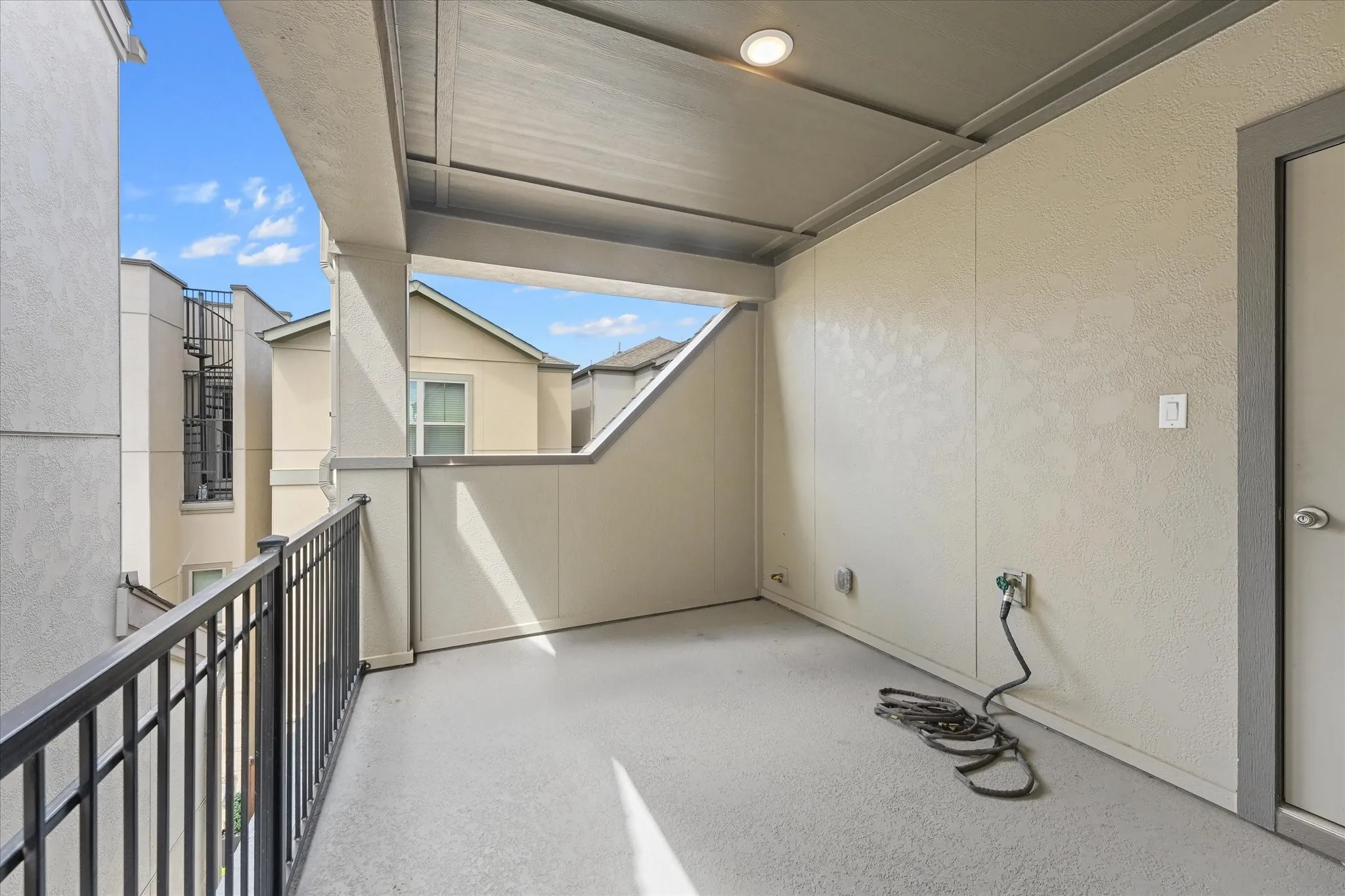 Single Family Residence For Rent in Dallas County , 5160 Brickellia Drive, Dallas, Texas 75209, 3 Bedroom, 4 Bathroom, 2 Garage spaces, 1,895 Sqft, built in 2019, mls#21411465, Real Estate Agent in Dallas, Homes For Rent in Dallas county, Homes For Rent in Dallas, Realtor in Dallas Texas, Real Estate Brokerage Independent Realty Texas, Luminita Cordes Realtor