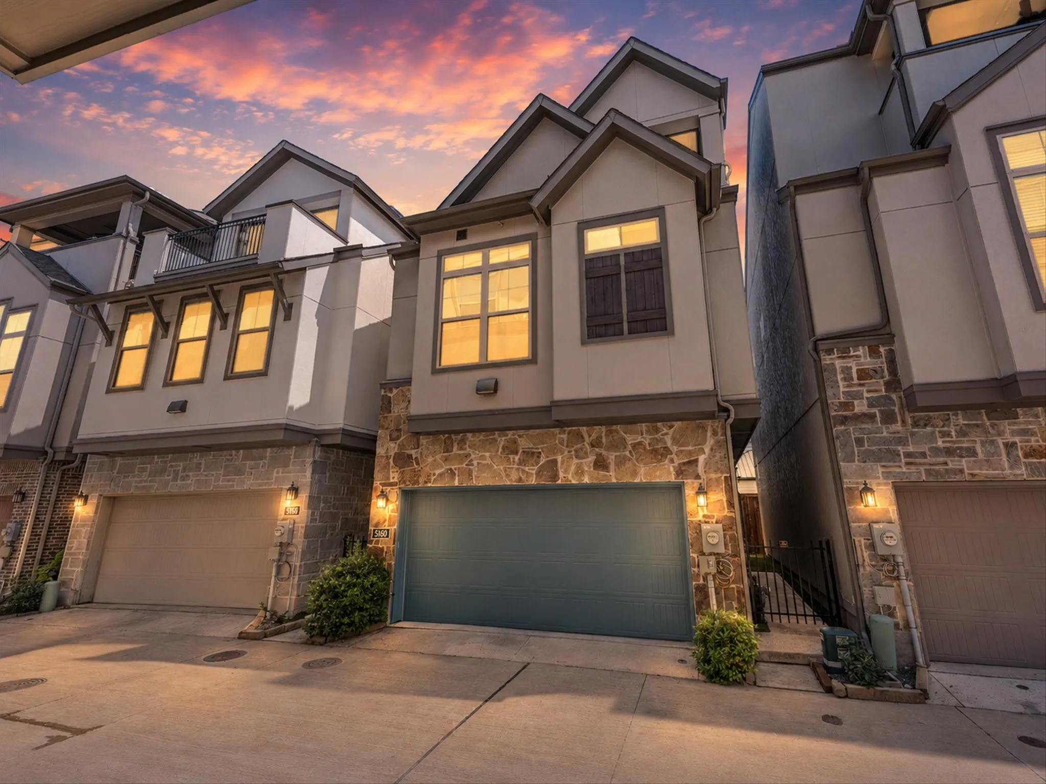 Single Family Residence For Rent in Dallas County , 5160 Brickellia Drive, Dallas, Texas 75209, 3 Bedroom, 4 Bathroom, 2 Garage spaces, 1,895 Sqft, built in 2019, mls#21411465, Real Estate Agent in Dallas, Homes For Rent in Dallas county, Homes For Rent in Dallas, Realtor in Dallas Texas, Real Estate Brokerage Independent Realty Texas, Luminita Cordes Realtor