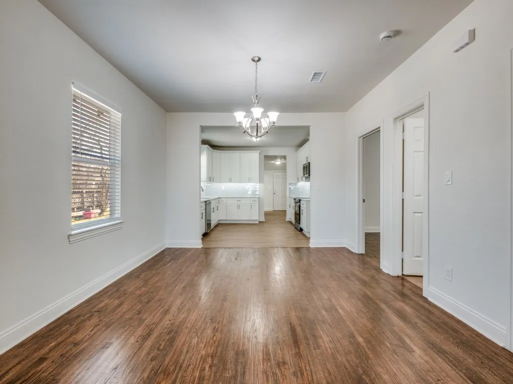 Single Family Residence For Sale in Dallas County , 4306 Jamaica Street, Dallas, Texas 75210, 3 Bedroom, 3 Bathroom, 2 Garage spaces, 1,568 Sqft, built in 1936, mls#21411468, Real Estate Agent in Dallas, Homes For Sale in Dallas county, Homes For Sale in Dallas, Realtor in Dallas Texas, Real Estate Brokerage Independent Realty Texas, Luminita Cordes Realtor