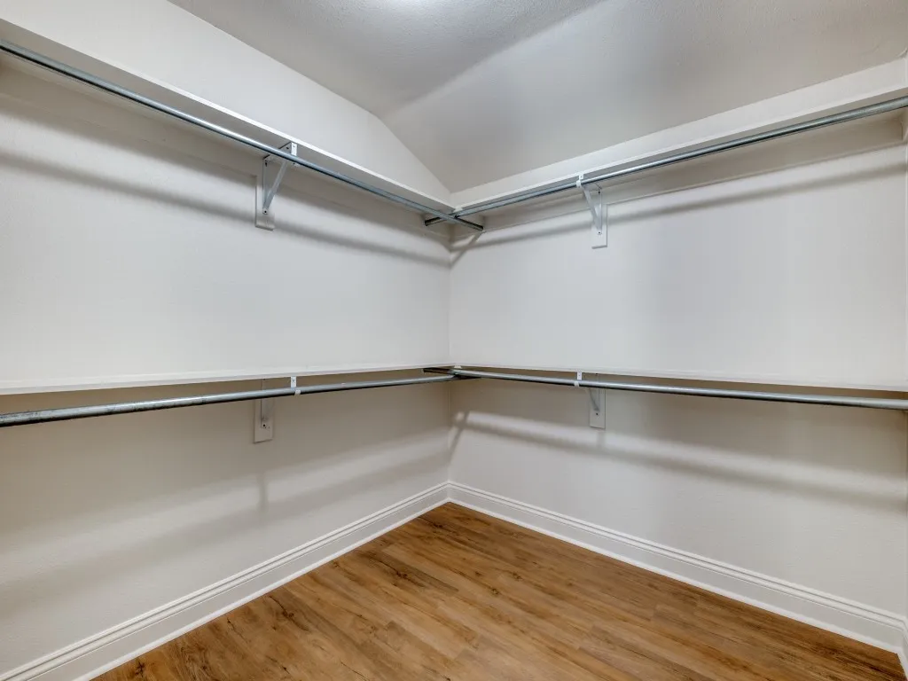 Single Family Residence For Sale in Dallas County , 4306 Jamaica Street, Dallas, Texas 75210, 3 Bedroom, 3 Bathroom, 2 Garage spaces, 1,568 Sqft, built in 1936, mls#21411468, Real Estate Agent in Dallas, Homes For Sale in Dallas county, Homes For Sale in Dallas, Realtor in Dallas Texas, Real Estate Brokerage Independent Realty Texas, Luminita Cordes Realtor