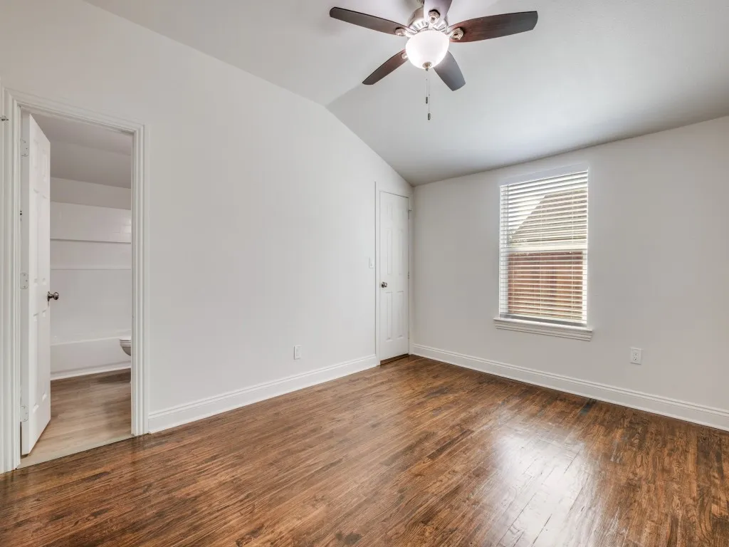 Single Family Residence For Sale in Dallas County , 4306 Jamaica Street, Dallas, Texas 75210, 3 Bedroom, 3 Bathroom, 2 Garage spaces, 1,568 Sqft, built in 1936, mls#21411468, Real Estate Agent in Dallas, Homes For Sale in Dallas county, Homes For Sale in Dallas, Realtor in Dallas Texas, Real Estate Brokerage Independent Realty Texas, Luminita Cordes Realtor