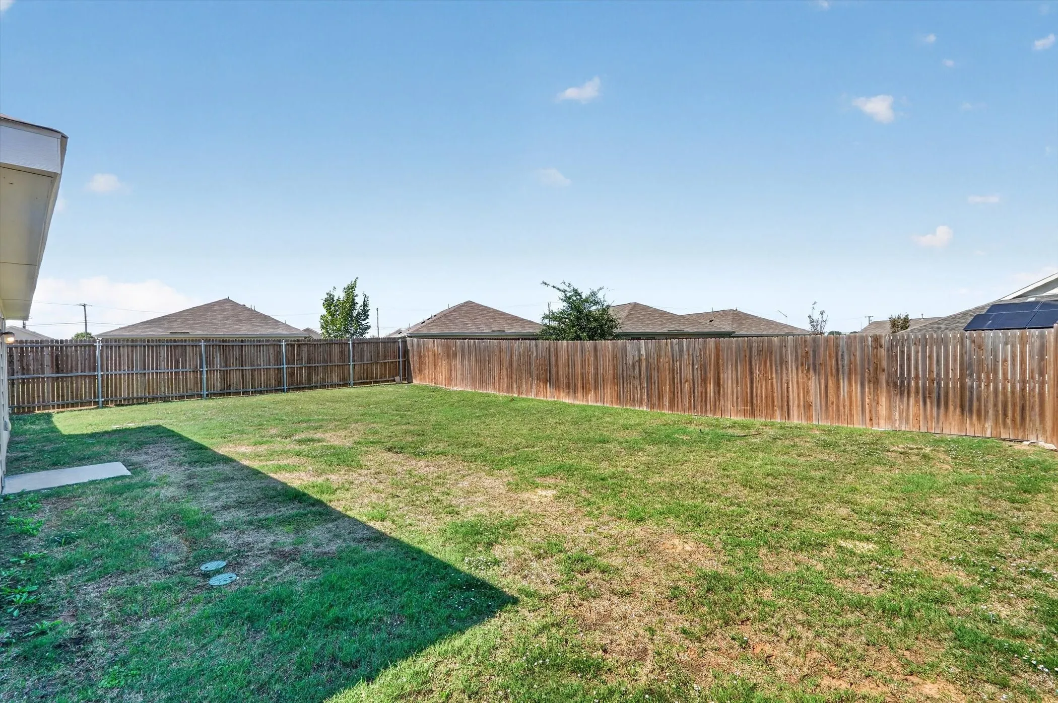 Single Family Residence For Rent in Ellis County , 1210 Wildflower Street, Ennis, Texas 75119, 3 Bedroom, 2 Bathroom, 2 Garage spaces, 1,624 Sqft, built in 2021, mls#21410664, Real Estate Agent in Ennis, Homes For Rent in Ellis county, Homes For Rent in Ennis, Realtor in Ennis Texas, Real Estate Brokerage Independent Realty Texas, Luminita Cordes Realtor