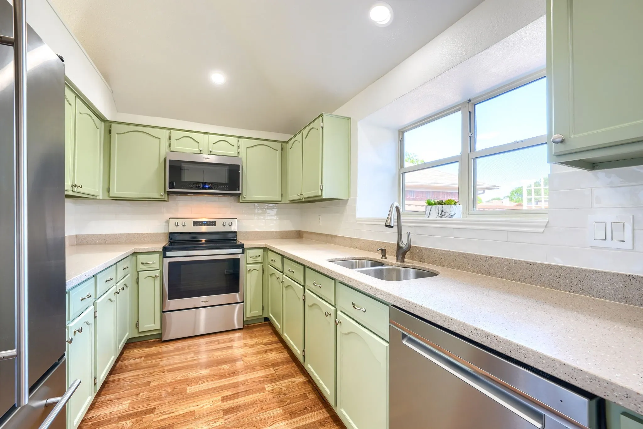Single Family Residence For Sale in Dallas County , 446 Phillips Drive, Coppell, Texas 75019, 3 Bedroom, 2 Bathroom, 2 Garage spaces, 1,377 Sqft, built in 1986, mls#21409619, Real Estate Agent in Coppell, Homes For Sale in Dallas county, Homes For Sale in Coppell, Realtor in Coppell Texas, Real Estate Brokerage Independent Realty Texas, Luminita Cordes Realtor