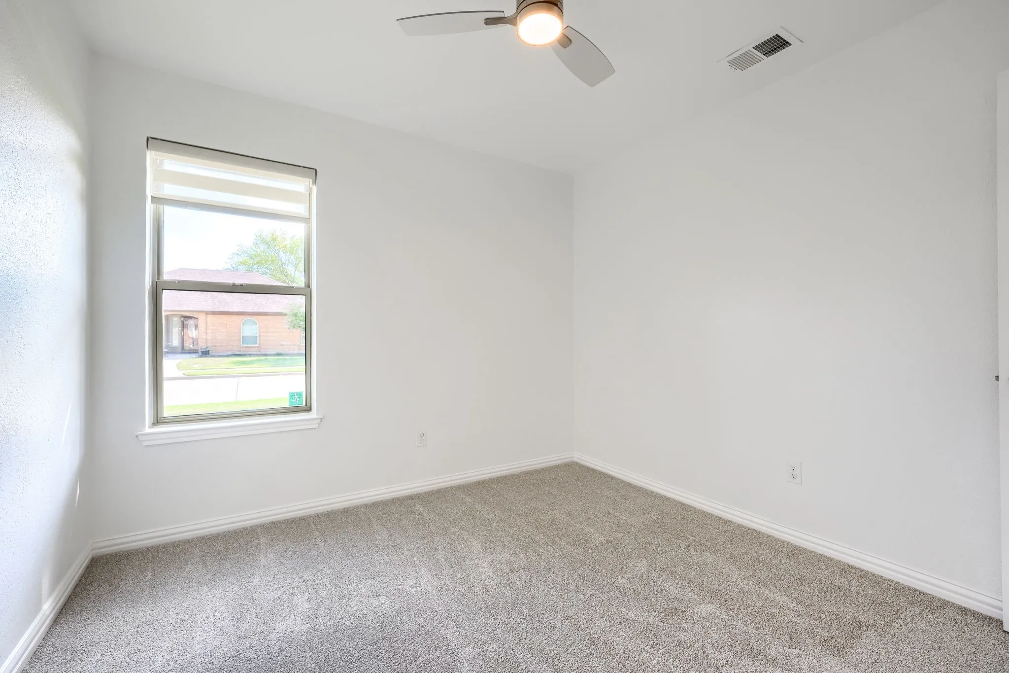 Single Family Residence For Sale in Dallas County , 446 Phillips Drive, Coppell, Texas 75019, 3 Bedroom, 2 Bathroom, 2 Garage spaces, 1,377 Sqft, built in 1986, mls#21409619, Real Estate Agent in Coppell, Homes For Sale in Dallas county, Homes For Sale in Coppell, Realtor in Coppell Texas, Real Estate Brokerage Independent Realty Texas, Luminita Cordes Realtor