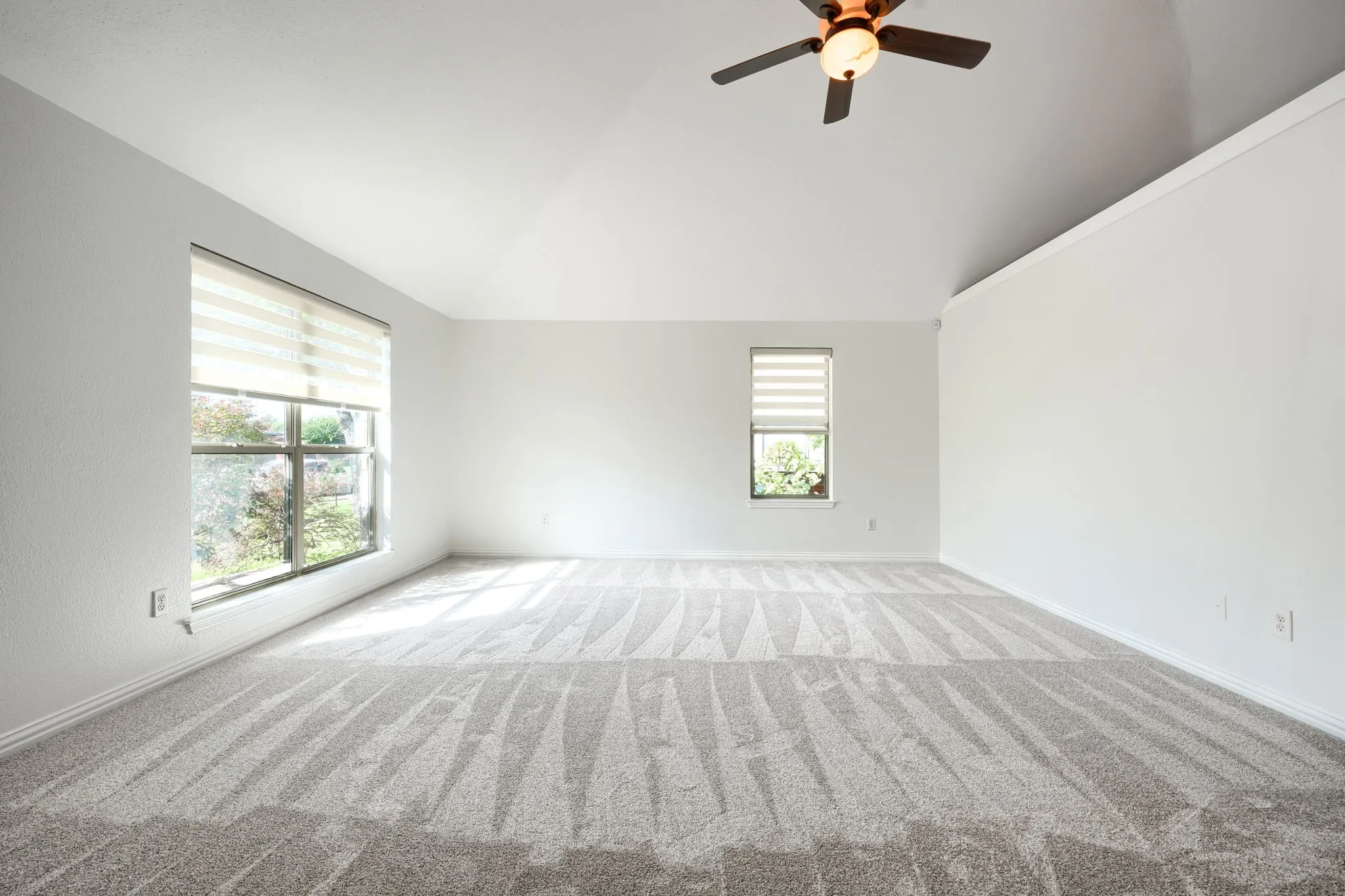 New Carpets throughout!