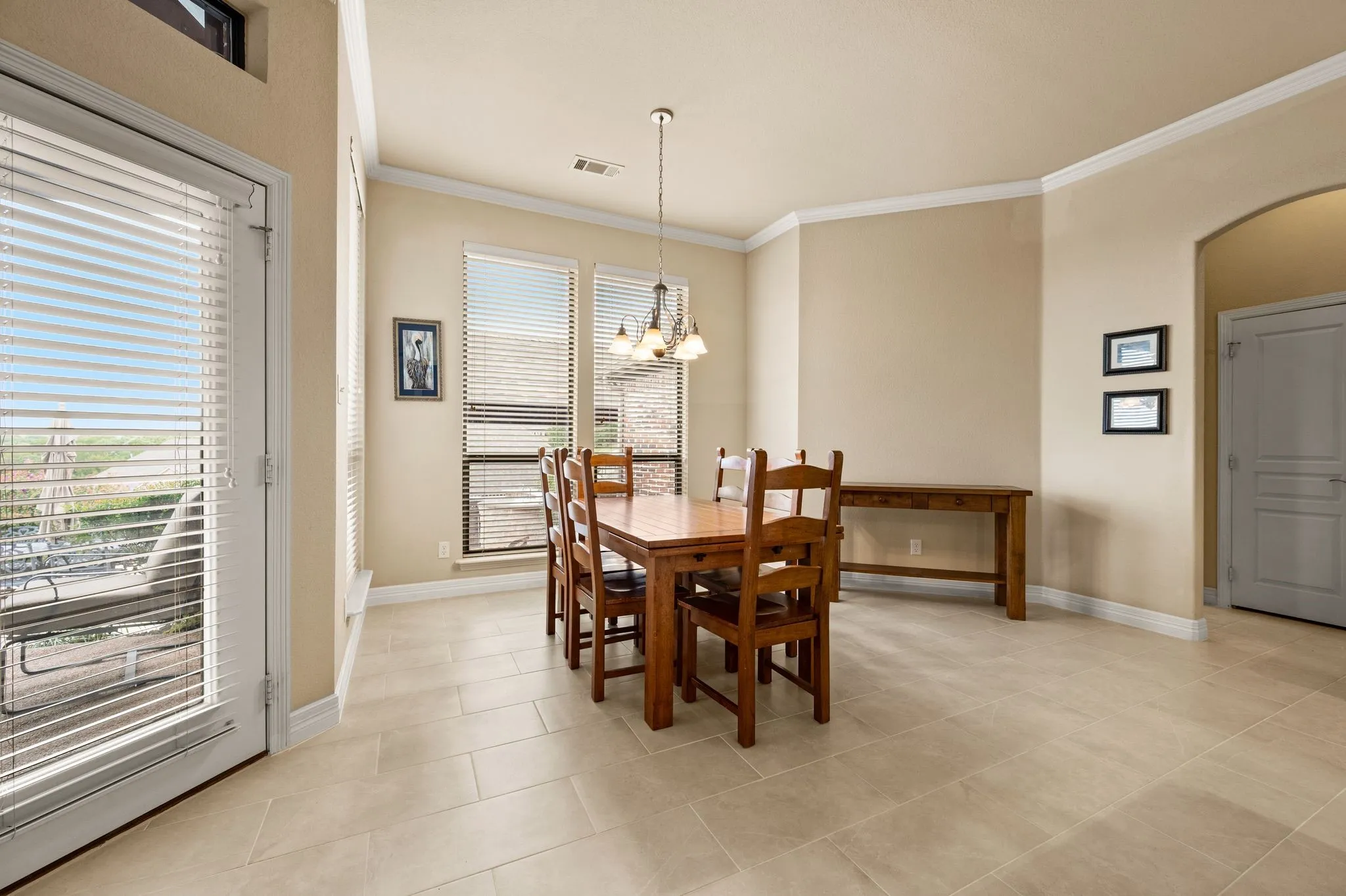 Single Family Residence For Sale in Tarrant County , 1805 Kendall Court, Keller, Texas 76248, 4 Bedroom, 4 Bathroom, 2 Garage spaces, 3,027 Sqft, built in 2003, mls#21411444, Real Estate Agent in Keller, Homes For Sale in Tarrant county, Homes For Sale in Keller, Realtor in Keller Texas, Real Estate Brokerage Independent Realty Texas, Luminita Cordes Realtor