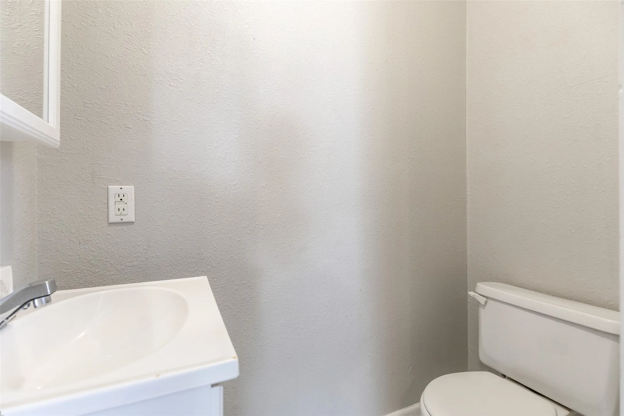 Single Family Residence For Sale in Taylor County , 281 Clyde Street, Abilene, Texas 79605, 3 Bedroom, 3 Bathroom, Garage spaces, 1,416 Sqft, built in 1951, mls#21410385, Real Estate Agent in Abilene, Homes For Sale in Taylor county, Homes For Sale in Abilene, Realtor in Abilene Texas, Real Estate Brokerage Independent Realty Texas, Luminita Cordes Realtor