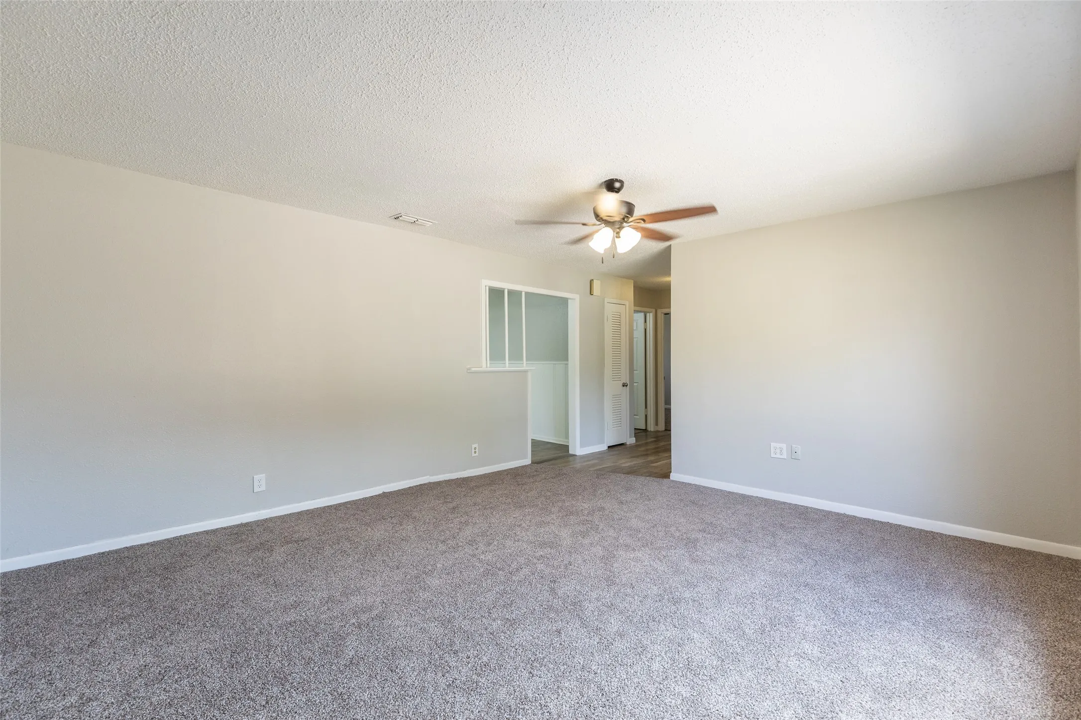 Single Family Residence For Sale in Taylor County , 281 Clyde Street, Abilene, Texas 79605, 3 Bedroom, 3 Bathroom, Garage spaces, 1,416 Sqft, built in 1951, mls#21410385, Real Estate Agent in Abilene, Homes For Sale in Taylor county, Homes For Sale in Abilene, Realtor in Abilene Texas, Real Estate Brokerage Independent Realty Texas, Luminita Cordes Realtor