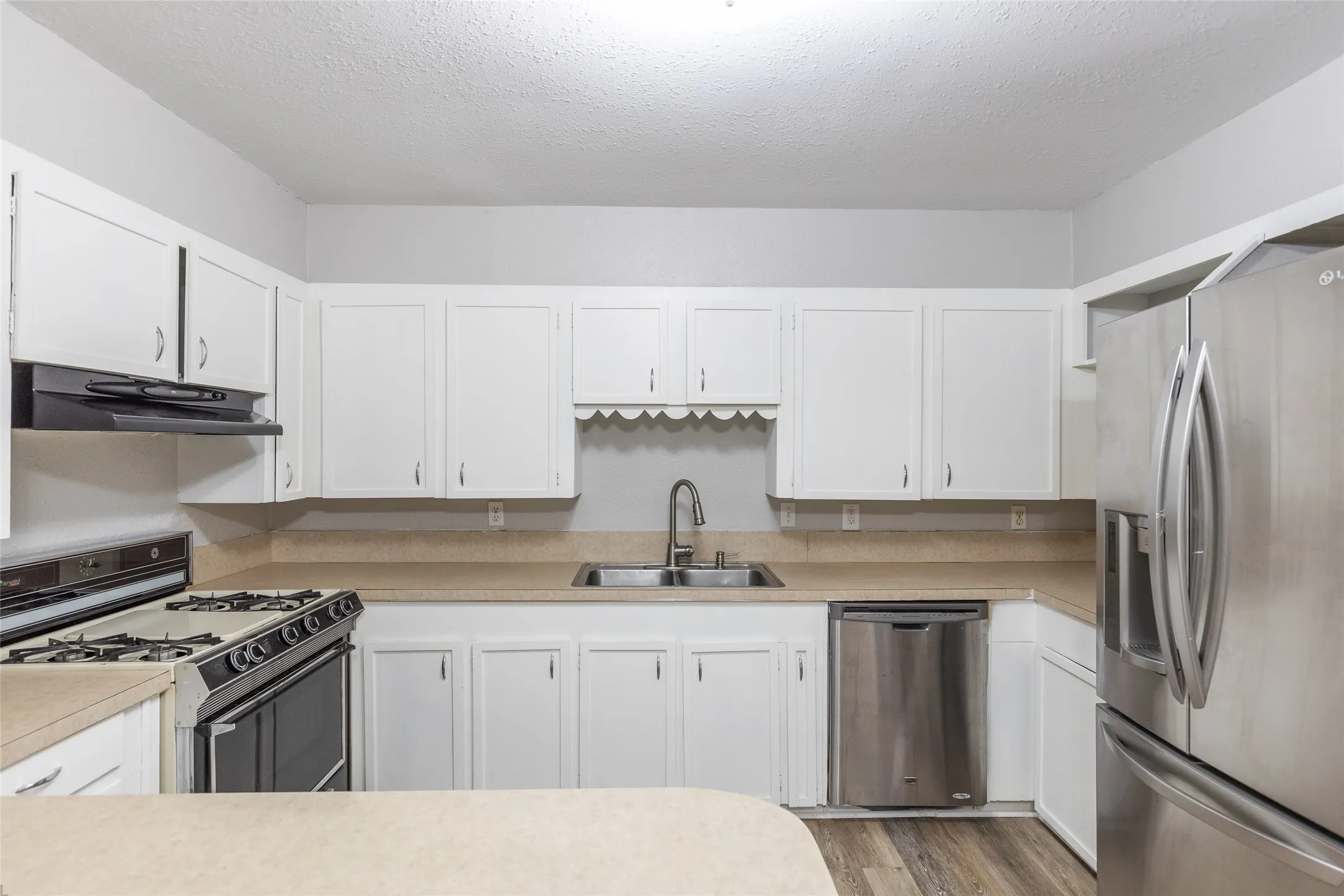 Single Family Residence For Sale in Taylor County , 281 Clyde Street, Abilene, Texas 79605, 3 Bedroom, 3 Bathroom, Garage spaces, 1,416 Sqft, built in 1951, mls#21410385, Real Estate Agent in Abilene, Homes For Sale in Taylor county, Homes For Sale in Abilene, Realtor in Abilene Texas, Real Estate Brokerage Independent Realty Texas, Luminita Cordes Realtor