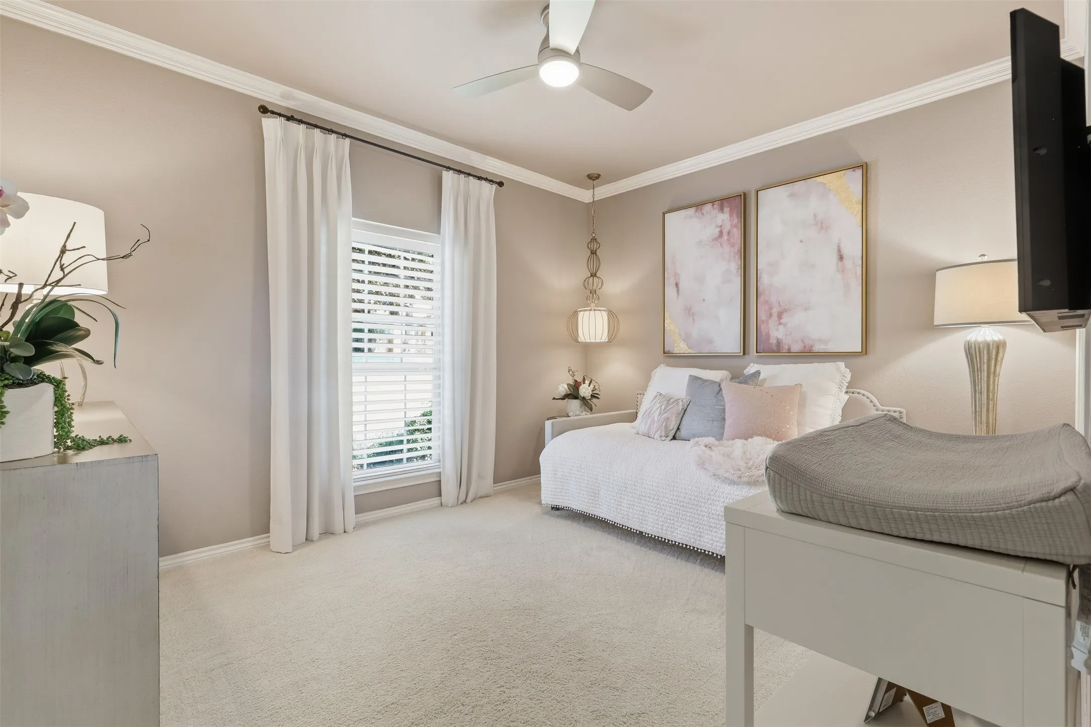 Downstairs guest bedroom, could also be great office