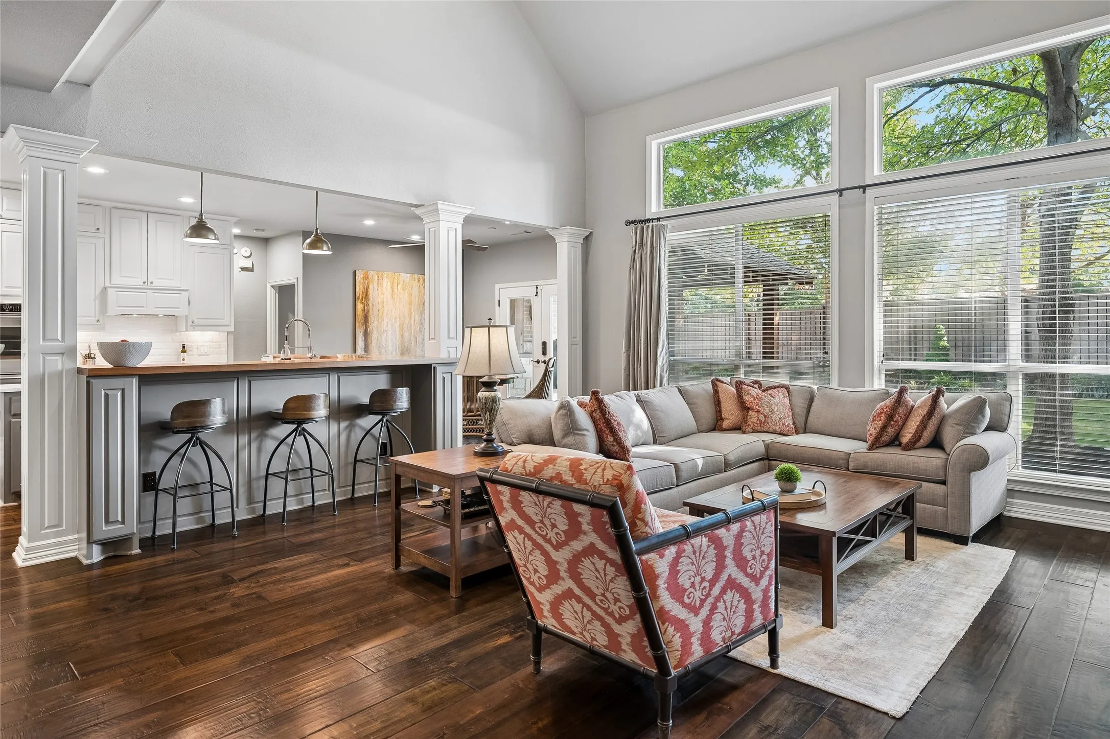Single Family Residence For Sale in Tarrant County , 711 Wyndsor Creek Drive, Southlake, Texas 76092, 5 Bedroom, 4 Bathroom, 3 Garage spaces, 4,024 Sqft, built in 1997, mls#21408947, Real Estate Agent in Southlake, Homes For Sale in Tarrant county, Homes For Sale in Southlake, Realtor in Southlake Texas, Real Estate Brokerage Independent Realty Texas, Luminita Cordes Realtor