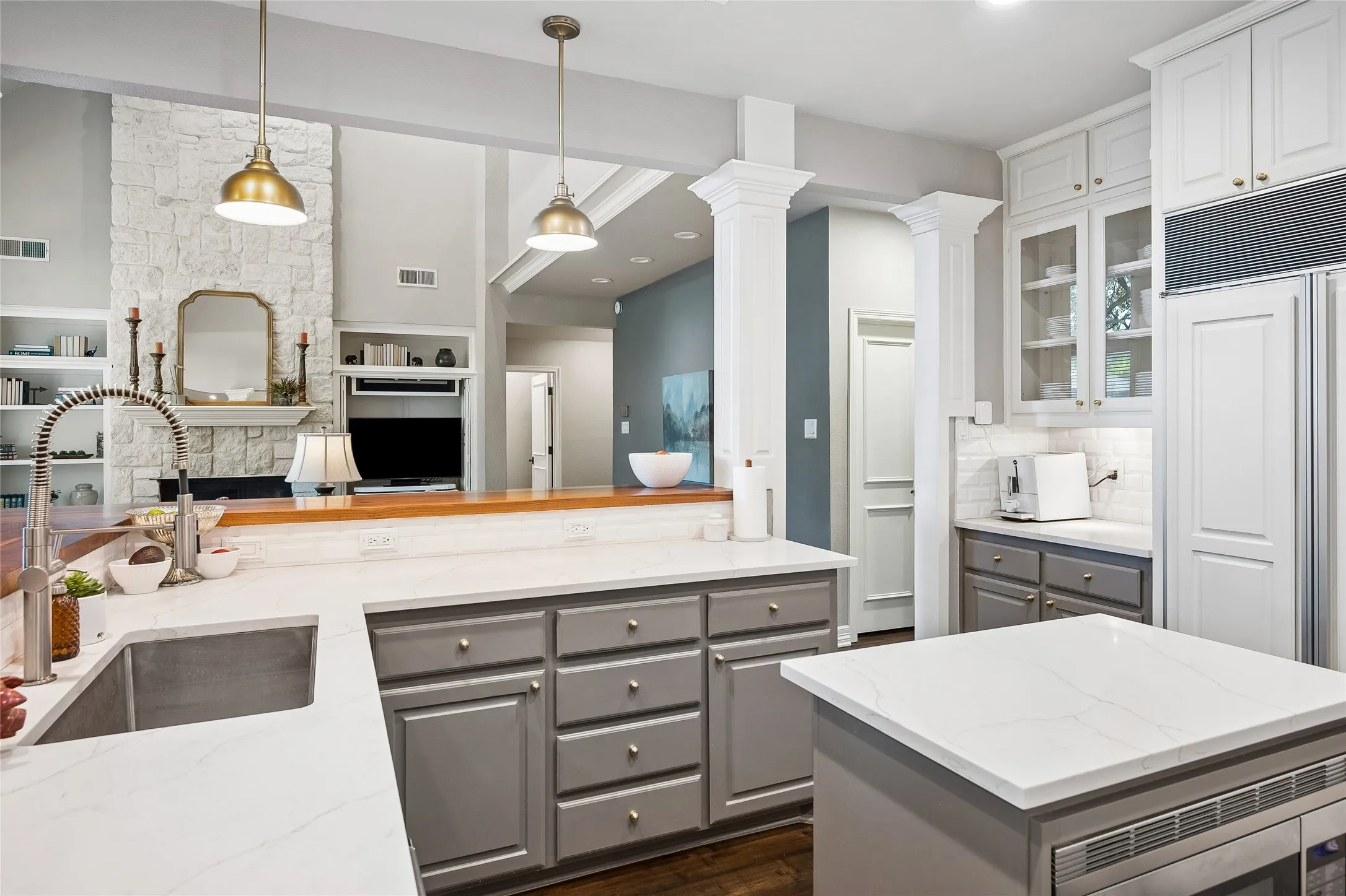 Single Family Residence For Sale in Tarrant County , 711 Wyndsor Creek Drive, Southlake, Texas 76092, 5 Bedroom, 4 Bathroom, 3 Garage spaces, 4,024 Sqft, built in 1997, mls#21408947, Real Estate Agent in Southlake, Homes For Sale in Tarrant county, Homes For Sale in Southlake, Realtor in Southlake Texas, Real Estate Brokerage Independent Realty Texas, Luminita Cordes Realtor