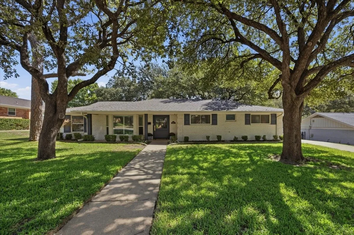 Single Family Residence For Sale