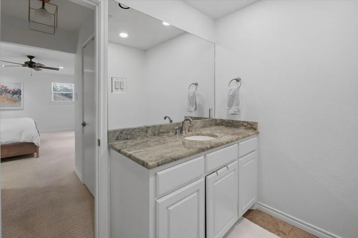 Single Family Residence For Sale in Tarrant County , 4617 Cloudview Road, Fort Worth, Texas 76109, 3 Bedroom, 3 Bathroom, 2 Garage spaces, 2,079 Sqft, built in 1964, mls#21408023, Real Estate Agent in Fort Worth, Homes For Sale in Tarrant county, Homes For Sale in Fort Worth, Realtor in Fort Worth Texas, Real Estate Brokerage Independent Realty Texas, Luminita Cordes Realtor