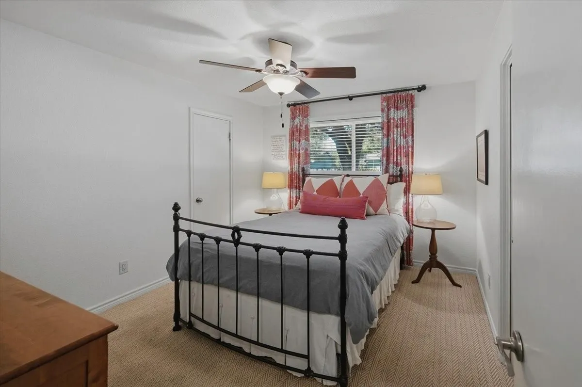Single Family Residence For Sale in Tarrant County , 4617 Cloudview Road, Fort Worth, Texas 76109, 3 Bedroom, 3 Bathroom, 2 Garage spaces, 2,079 Sqft, built in 1964, mls#21408023, Real Estate Agent in Fort Worth, Homes For Sale in Tarrant county, Homes For Sale in Fort Worth, Realtor in Fort Worth Texas, Real Estate Brokerage Independent Realty Texas, Luminita Cordes Realtor
