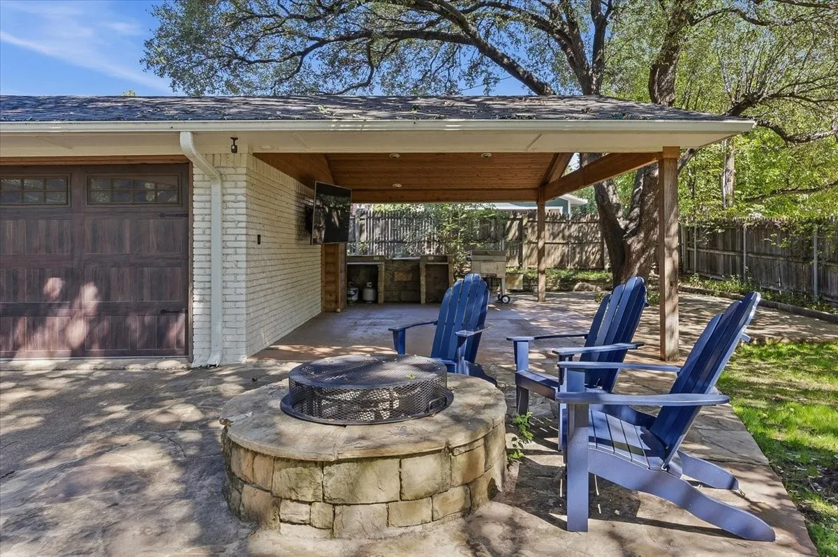 Single Family Residence For Sale in Tarrant County , 4617 Cloudview Road, Fort Worth, Texas 76109, 3 Bedroom, 3 Bathroom, 2 Garage spaces, 2,079 Sqft, built in 1964, mls#21408023, Real Estate Agent in Fort Worth, Homes For Sale in Tarrant county, Homes For Sale in Fort Worth, Realtor in Fort Worth Texas, Real Estate Brokerage Independent Realty Texas, Luminita Cordes Realtor