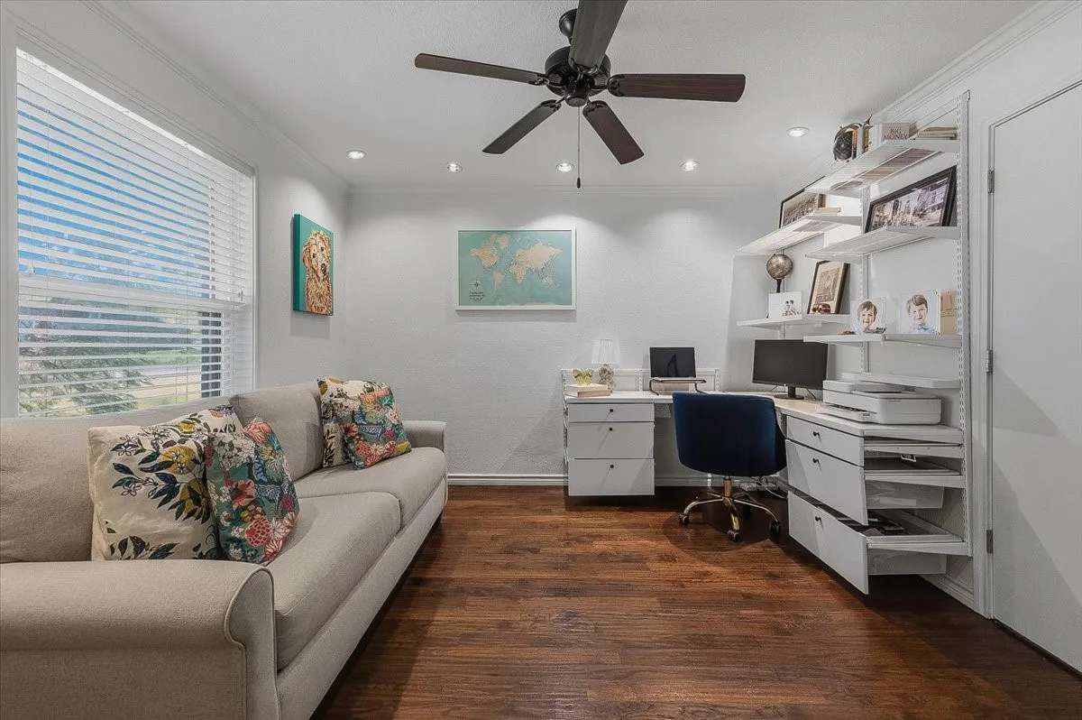 Single Family Residence For Sale in Tarrant County , 4617 Cloudview Road, Fort Worth, Texas 76109, 3 Bedroom, 3 Bathroom, 2 Garage spaces, 2,079 Sqft, built in 1964, mls#21408023, Real Estate Agent in Fort Worth, Homes For Sale in Tarrant county, Homes For Sale in Fort Worth, Realtor in Fort Worth Texas, Real Estate Brokerage Independent Realty Texas, Luminita Cordes Realtor