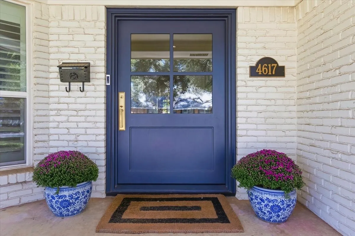 Single Family Residence For Sale in Tarrant County , 4617 Cloudview Road, Fort Worth, Texas 76109, 3 Bedroom, 3 Bathroom, 2 Garage spaces, 2,079 Sqft, built in 1964, mls#21408023, Real Estate Agent in Fort Worth, Homes For Sale in Tarrant county, Homes For Sale in Fort Worth, Realtor in Fort Worth Texas, Real Estate Brokerage Independent Realty Texas, Luminita Cordes Realtor