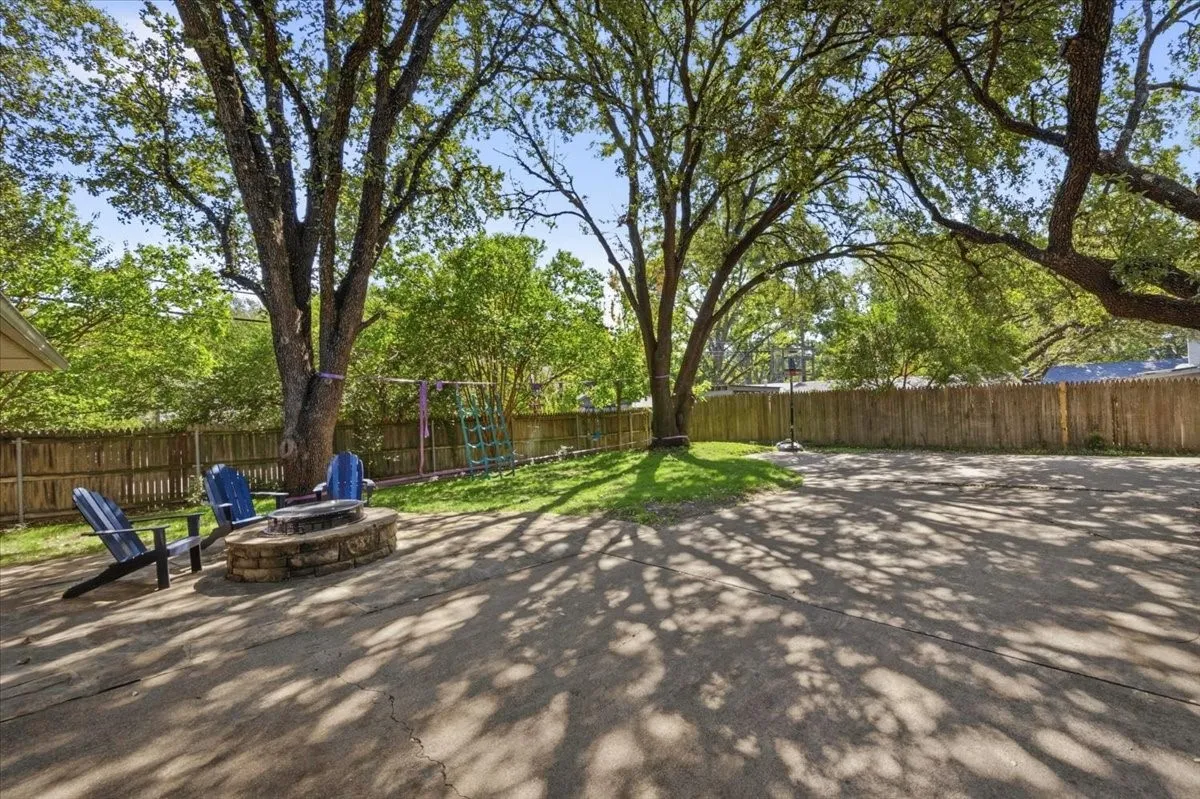 Single Family Residence For Sale in Tarrant County , 4617 Cloudview Road, Fort Worth, Texas 76109, 3 Bedroom, 3 Bathroom, 2 Garage spaces, 2,079 Sqft, built in 1964, mls#21408023, Real Estate Agent in Fort Worth, Homes For Sale in Tarrant county, Homes For Sale in Fort Worth, Realtor in Fort Worth Texas, Real Estate Brokerage Independent Realty Texas, Luminita Cordes Realtor