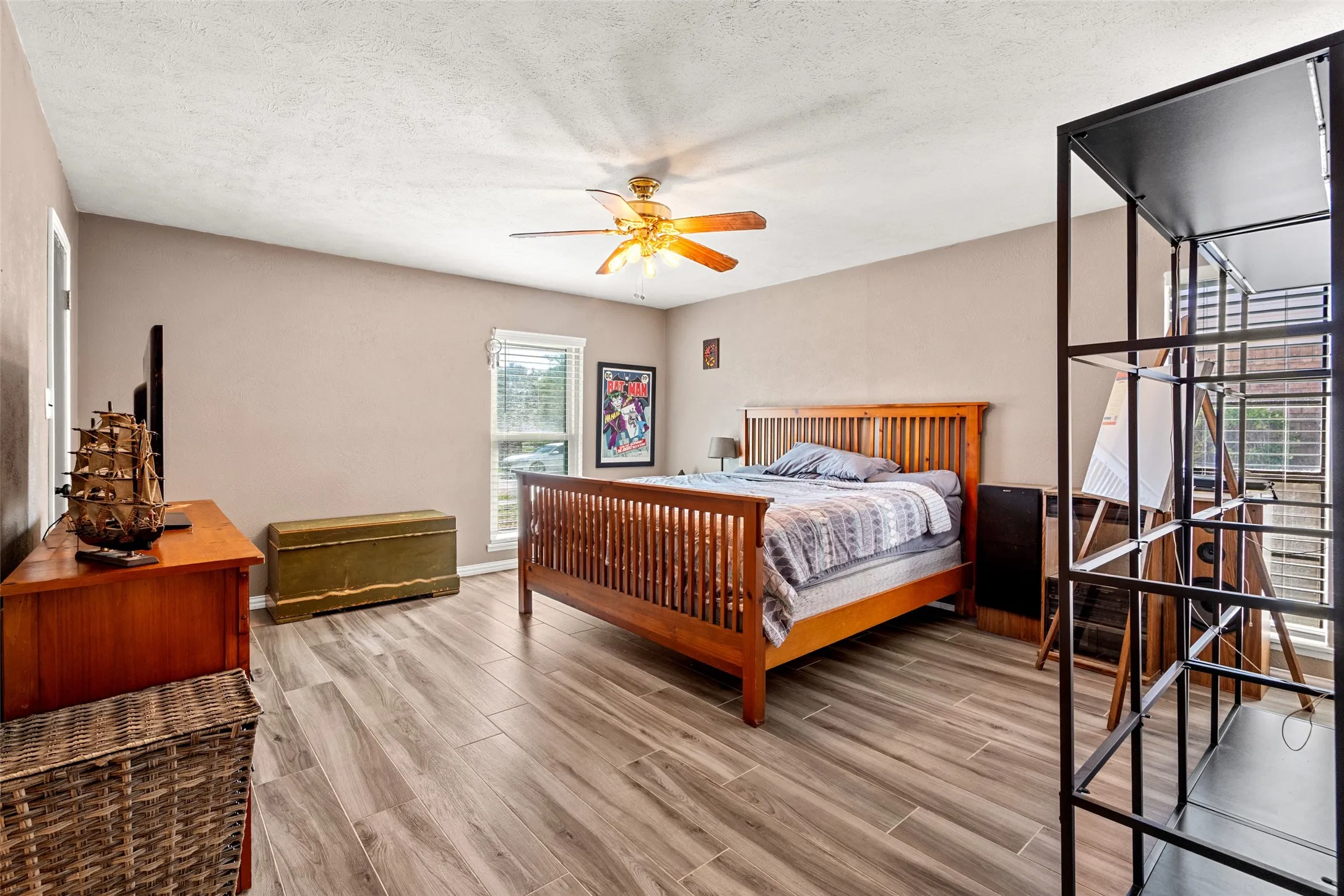 Single Family Residence For Sale in Denton County , 5644 Twitty Street, The Colony, Texas 75056, 3 Bedroom, 2 Bathroom, 2 Garage spaces, 1,946 Sqft, built in 1983, mls#21410637, Real Estate Agent in The Colony, Homes For Sale in Denton county, Homes For Sale in The Colony, Realtor in The Colony Texas, Real Estate Brokerage Independent Realty Texas, Luminita Cordes Realtor