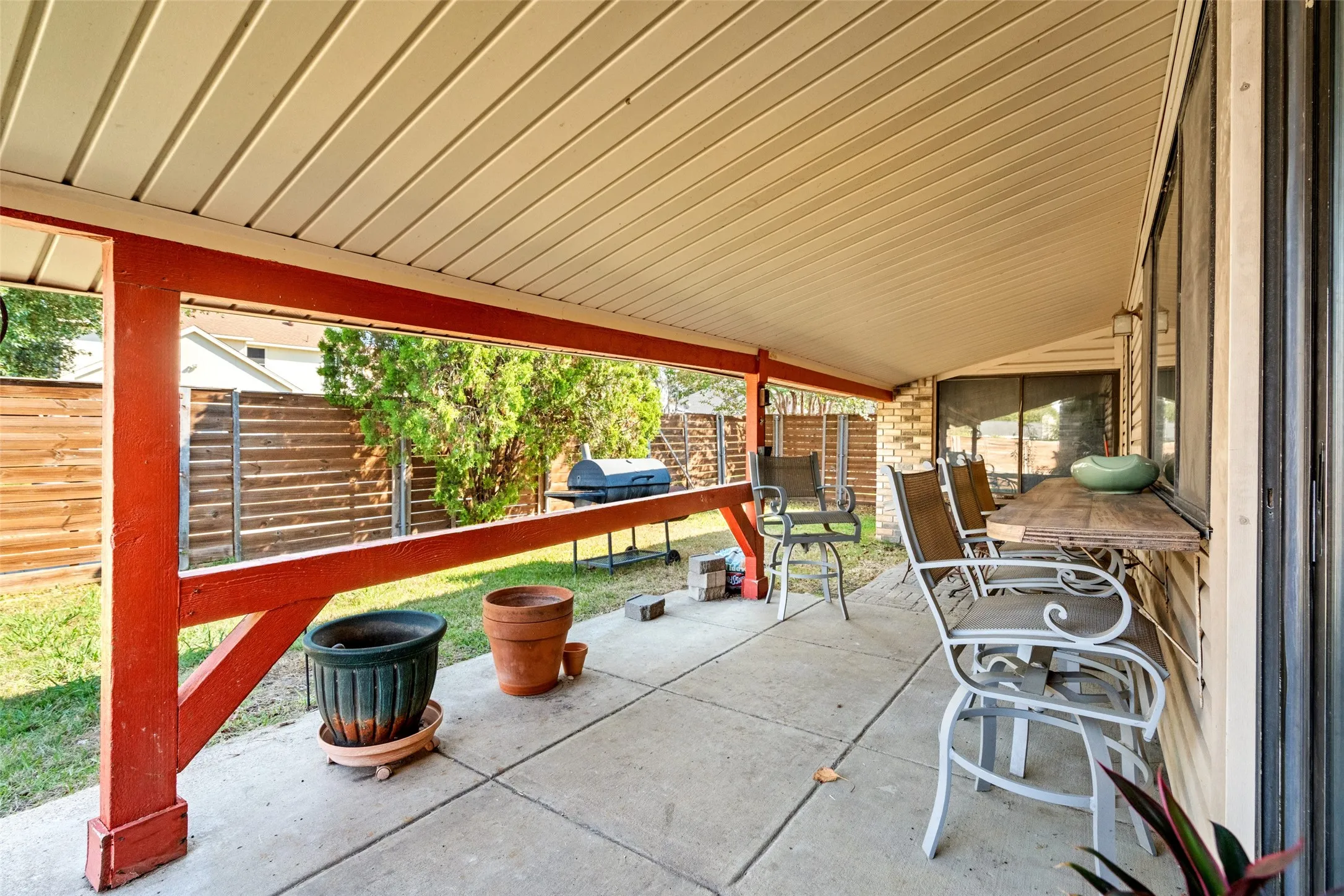Single Family Residence For Sale in Denton County , 5644 Twitty Street, The Colony, Texas 75056, 3 Bedroom, 2 Bathroom, 2 Garage spaces, 1,946 Sqft, built in 1983, mls#21410637, Real Estate Agent in The Colony, Homes For Sale in Denton county, Homes For Sale in The Colony, Realtor in The Colony Texas, Real Estate Brokerage Independent Realty Texas, Luminita Cordes Realtor
