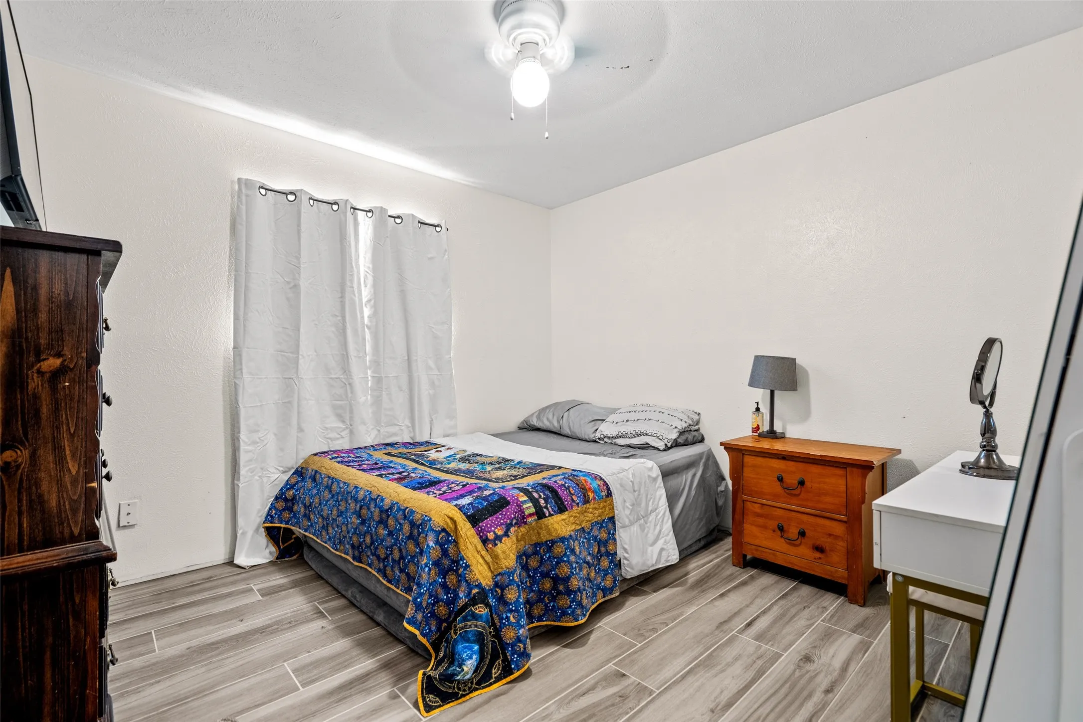 Single Family Residence For Sale in Denton County , 5644 Twitty Street, The Colony, Texas 75056, 3 Bedroom, 2 Bathroom, 2 Garage spaces, 1,946 Sqft, built in 1983, mls#21410637, Real Estate Agent in The Colony, Homes For Sale in Denton county, Homes For Sale in The Colony, Realtor in The Colony Texas, Real Estate Brokerage Independent Realty Texas, Luminita Cordes Realtor