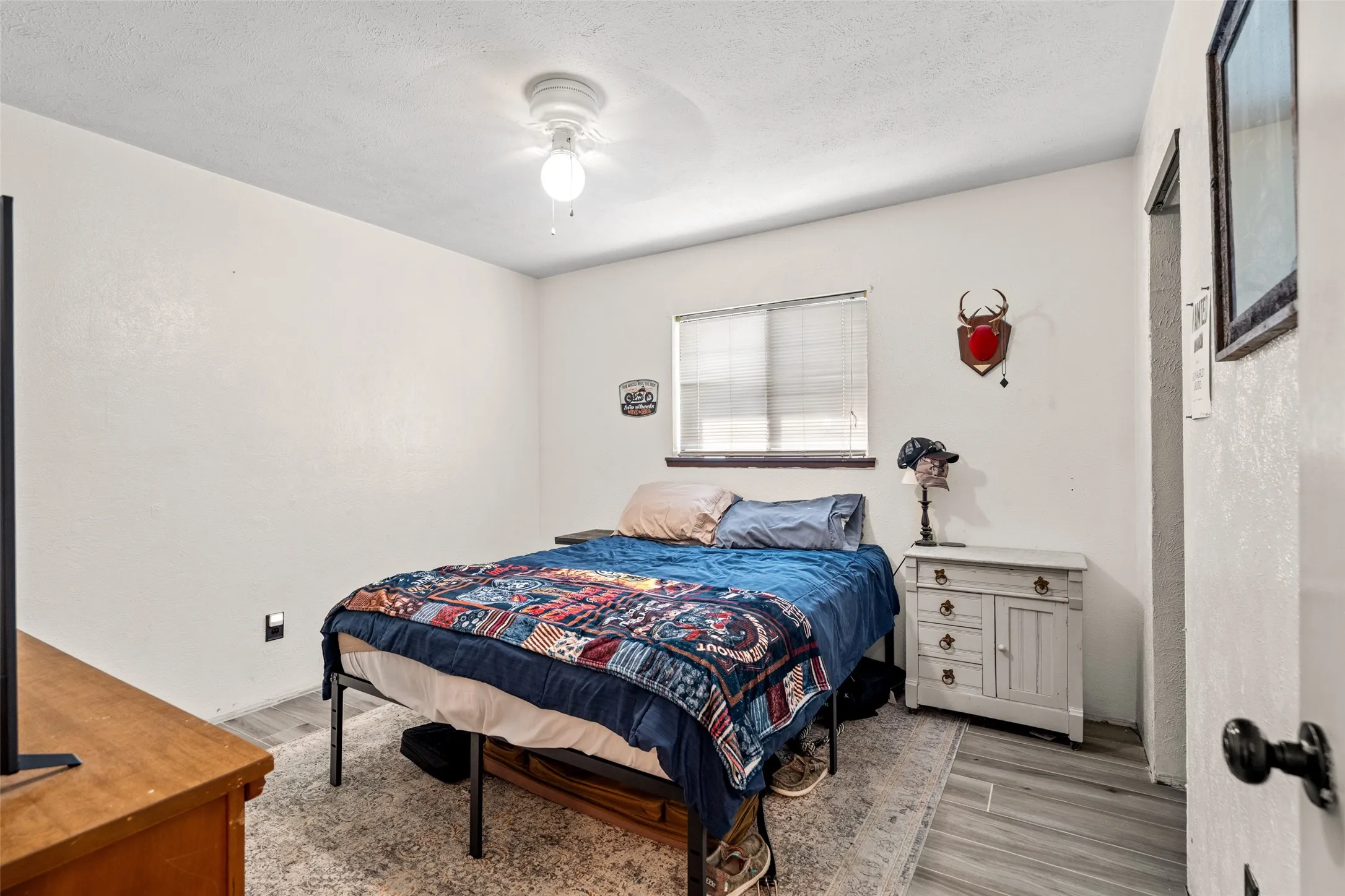 Single Family Residence For Sale in Denton County , 5644 Twitty Street, The Colony, Texas 75056, 3 Bedroom, 2 Bathroom, 2 Garage spaces, 1,946 Sqft, built in 1983, mls#21410637, Real Estate Agent in The Colony, Homes For Sale in Denton county, Homes For Sale in The Colony, Realtor in The Colony Texas, Real Estate Brokerage Independent Realty Texas, Luminita Cordes Realtor