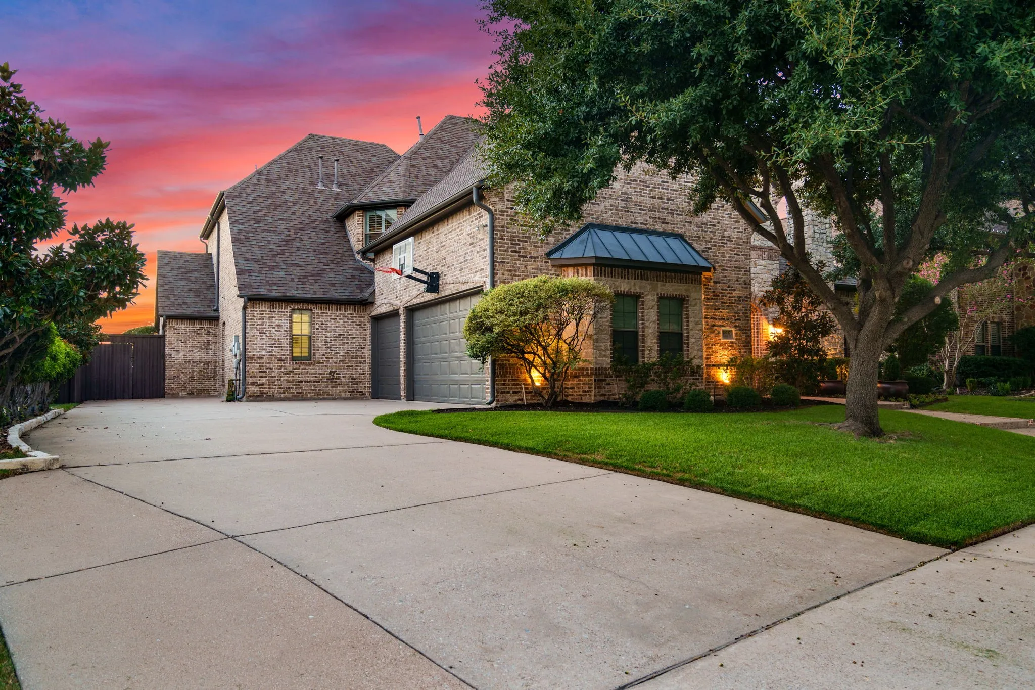 Single Family Residence For Sale in Denton County , 10237 Woodbury Drive, Frisco, Texas 75033, 5 Bedroom, 5 Bathroom, 3 Garage spaces, 4,453 Sqft, built in 2004, mls#21410793, Real Estate Agent in Frisco, Homes For Sale in Denton county, Homes For Sale in Frisco, Realtor in Frisco Texas, Real Estate Brokerage Independent Realty Texas, Luminita Cordes Realtor
