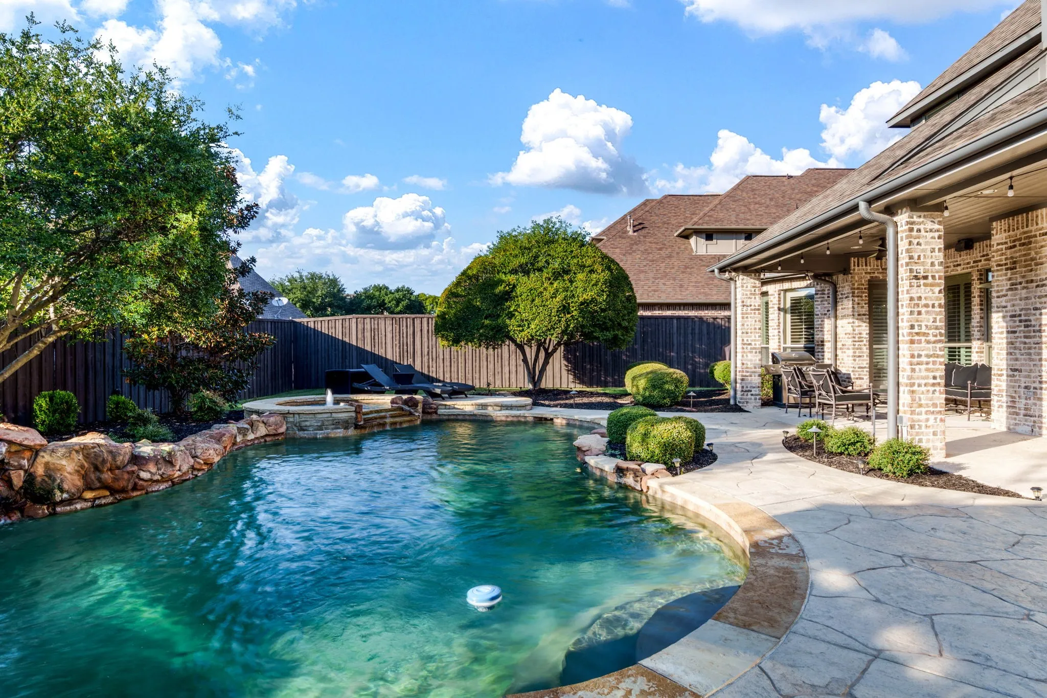 Single Family Residence For Sale in Denton County , 10237 Woodbury Drive, Frisco, Texas 75033, 5 Bedroom, 5 Bathroom, 3 Garage spaces, 4,453 Sqft, built in 2004, mls#21410793, Real Estate Agent in Frisco, Homes For Sale in Denton county, Homes For Sale in Frisco, Realtor in Frisco Texas, Real Estate Brokerage Independent Realty Texas, Luminita Cordes Realtor