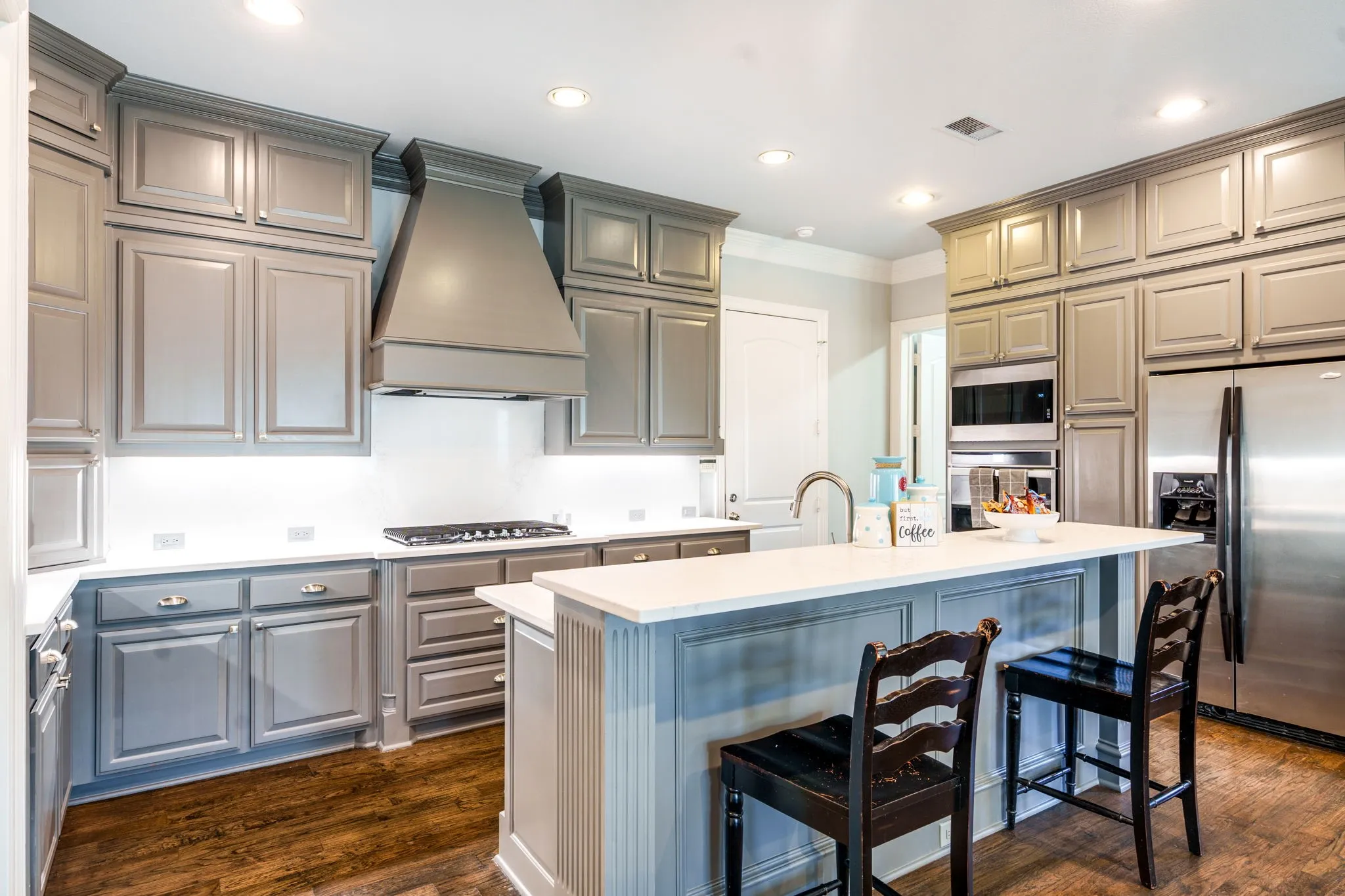 Single Family Residence For Sale in Denton County , 10237 Woodbury Drive, Frisco, Texas 75033, 5 Bedroom, 5 Bathroom, 3 Garage spaces, 4,453 Sqft, built in 2004, mls#21410793, Real Estate Agent in Frisco, Homes For Sale in Denton county, Homes For Sale in Frisco, Realtor in Frisco Texas, Real Estate Brokerage Independent Realty Texas, Luminita Cordes Realtor