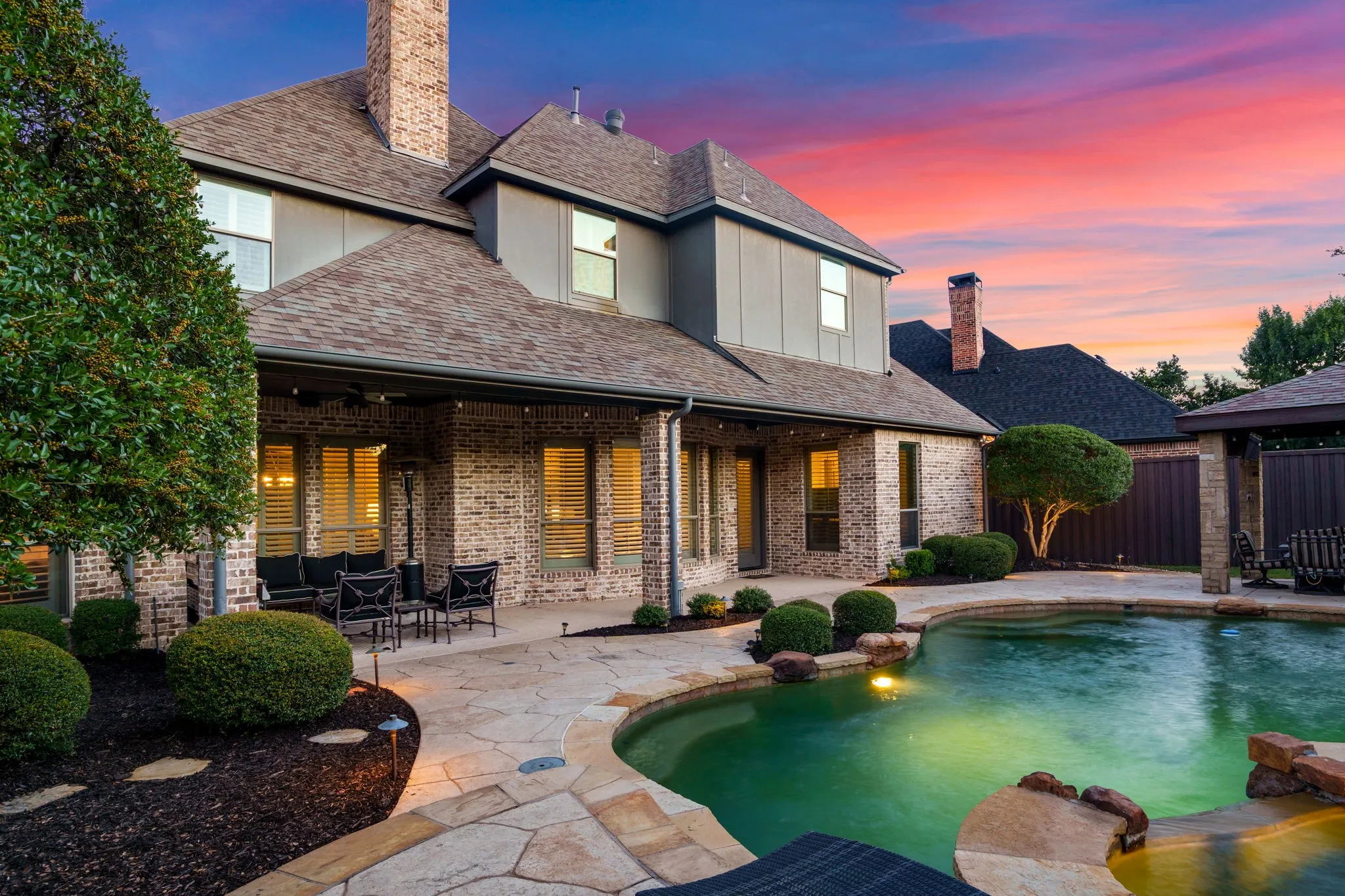 Single Family Residence For Sale in Denton County , 10237 Woodbury Drive, Frisco, Texas 75033, 5 Bedroom, 5 Bathroom, 3 Garage spaces, 4,453 Sqft, built in 2004, mls#21410793, Real Estate Agent in Frisco, Homes For Sale in Denton county, Homes For Sale in Frisco, Realtor in Frisco Texas, Real Estate Brokerage Independent Realty Texas, Luminita Cordes Realtor