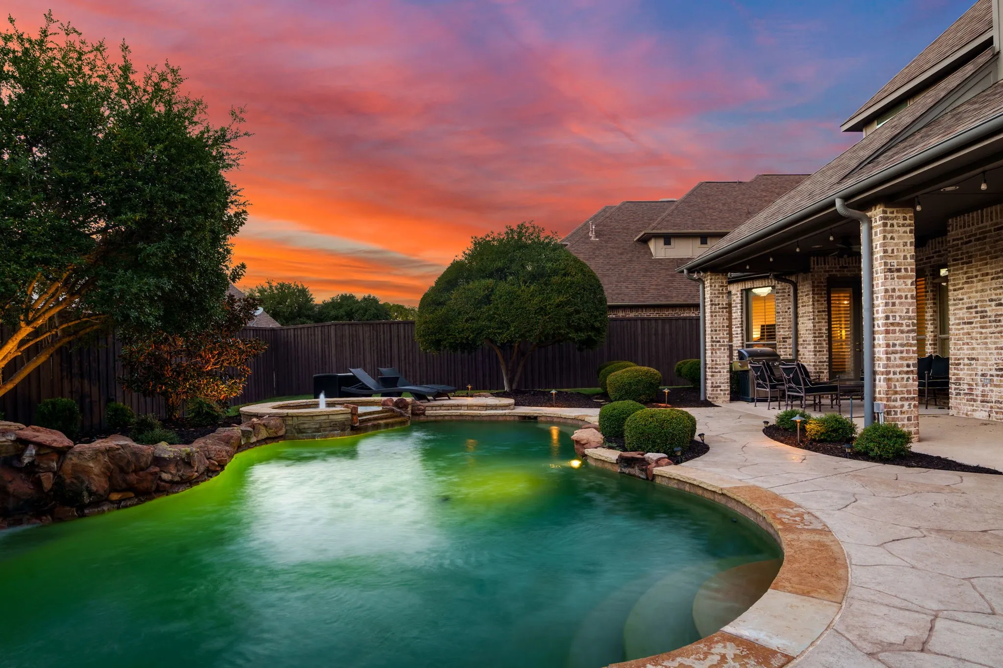 Single Family Residence For Sale in Denton County , 10237 Woodbury Drive, Frisco, Texas 75033, 5 Bedroom, 5 Bathroom, 3 Garage spaces, 4,453 Sqft, built in 2004, mls#21410793, Real Estate Agent in Frisco, Homes For Sale in Denton county, Homes For Sale in Frisco, Realtor in Frisco Texas, Real Estate Brokerage Independent Realty Texas, Luminita Cordes Realtor